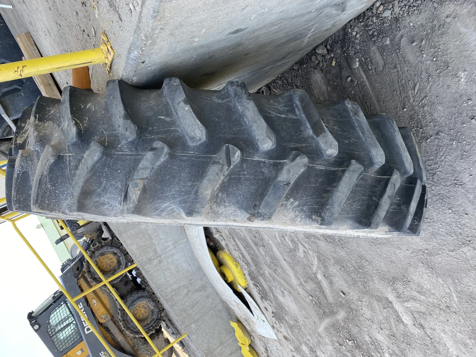 Used 75% 420/80R46 Firestone Radial All Traction 23 on JD Yellow 13 x 46 Stub Disc ( No Center image 3