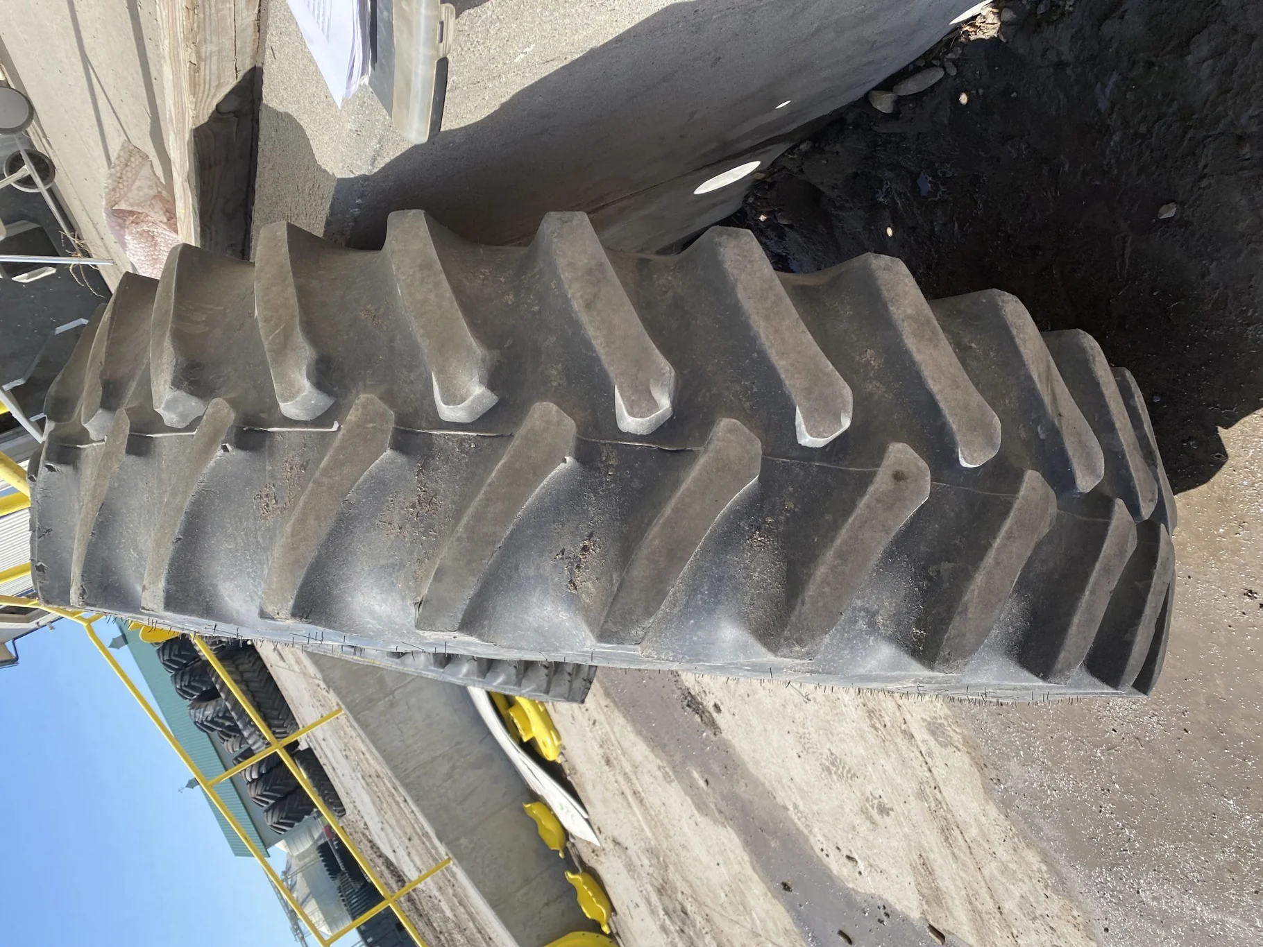 Used 65% 480/80R42 Firestone RadialAll Traction R-1W (151B) TL on a 16 x 42 JD Yellow 10 Bolt image 3