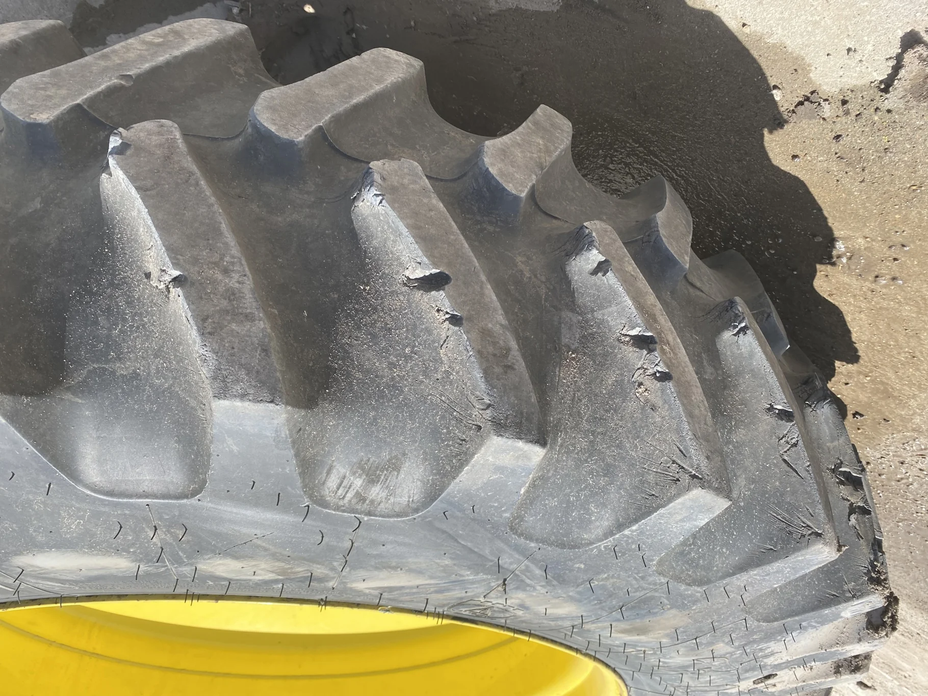 Used 65% 480/80R42 Firestone RadialAll Traction R-1W (151B) TL on a 16 x 42 JD Yellow 10 Bolt image 4