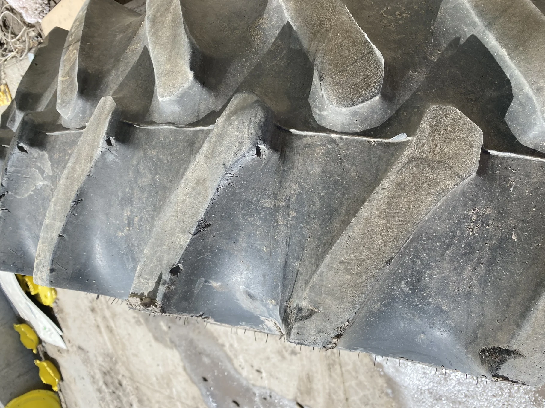 Used 65% 480/80R42 Firestone RadialAll Traction R-1W (151B) TL on a 16 x 42 JD Yellow 10 Bolt image 7