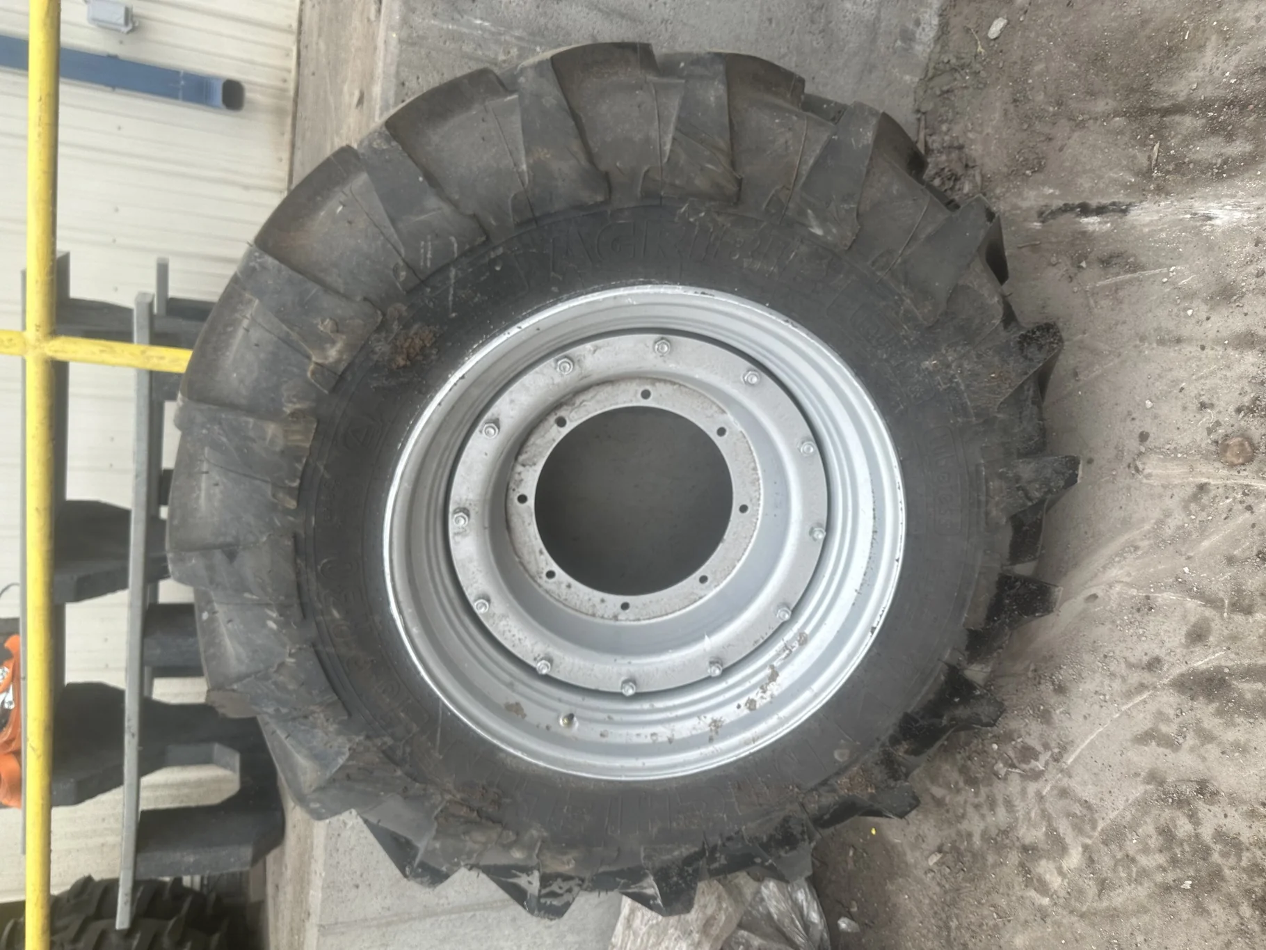 Take Off 16.9R30 Michelin AgriBib R-1W (137A8/134B) TL on 14 X 30 CIH Rim - Excellent Condition