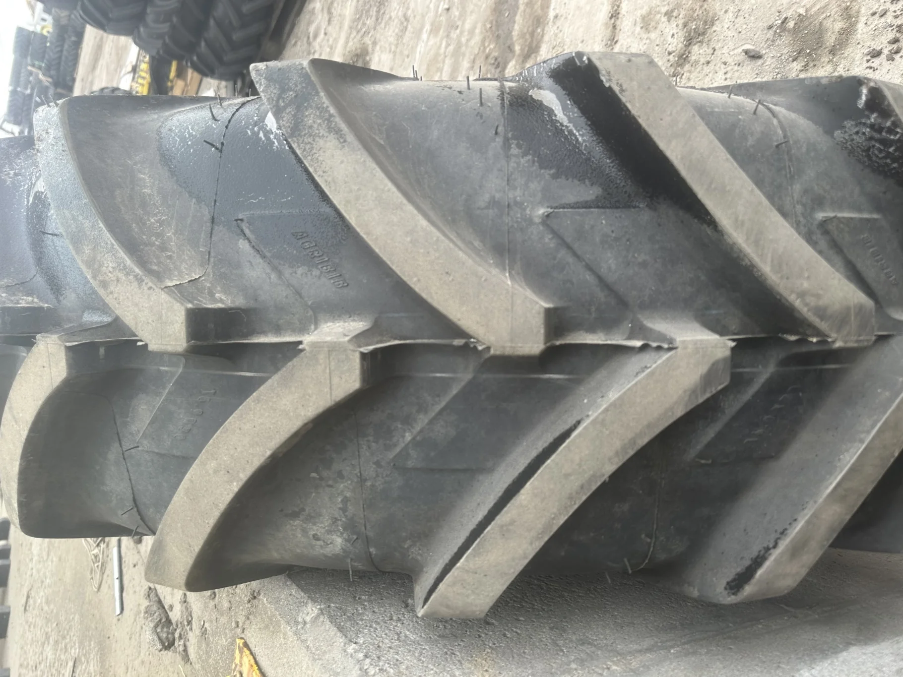 Take Off 16.9R30 Michelin AgriBib R-1W (137A8/134B) TL on 14 X 30 CIH Rim - Excellent Condition image 4
