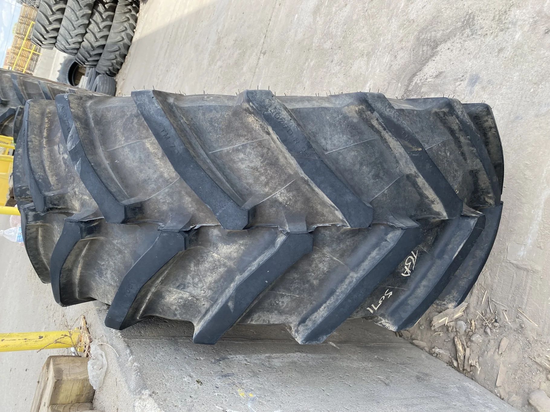 USED 98% 580/70R38 Trelleborg TM700 Progressive Traction R-1W (155D) TL on a 18 X 38 Fendt Red 8 Bo image 3