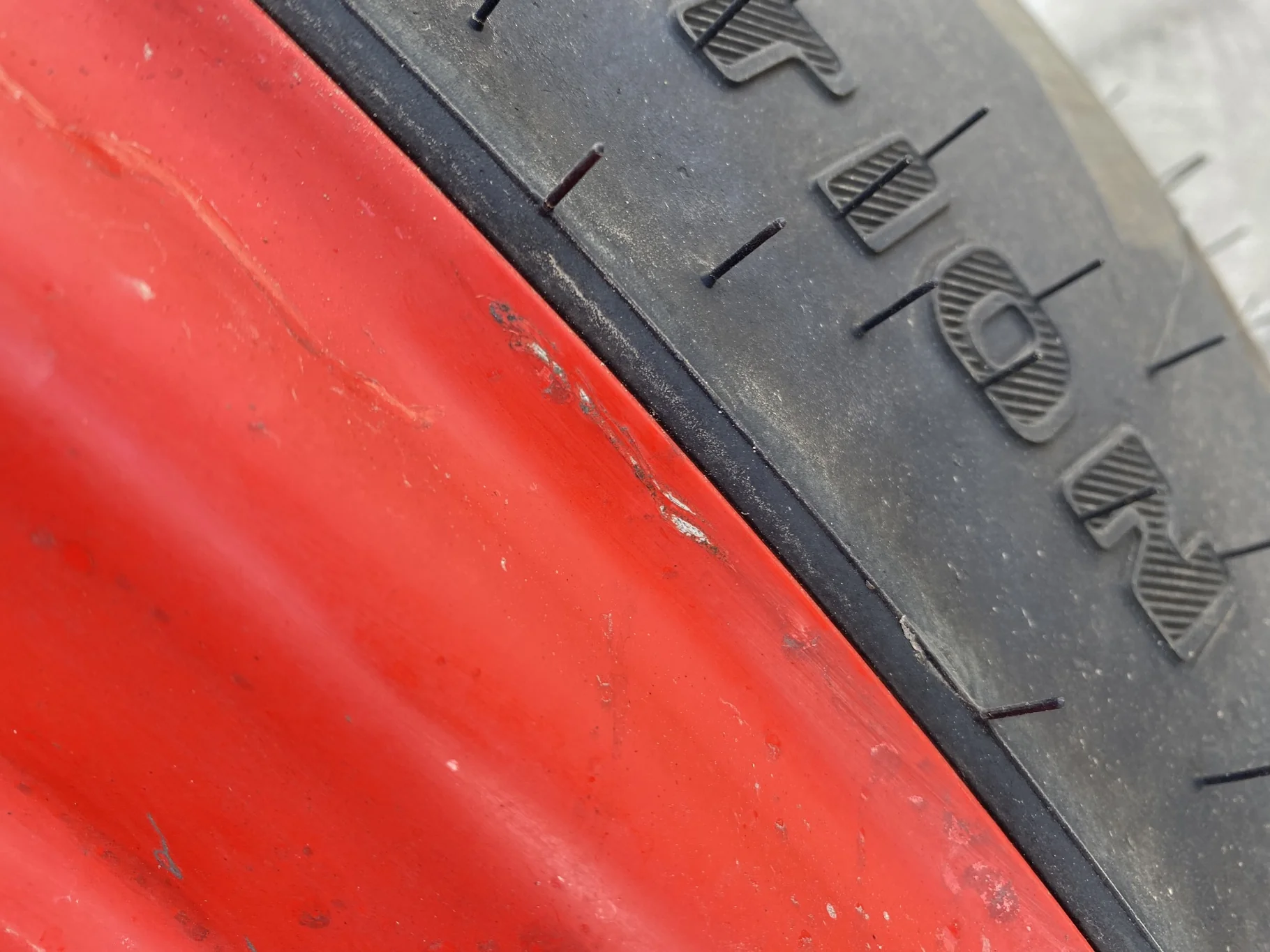 USED 98% 580/70R38 Trelleborg TM700 Progressive Traction R-1W (155D) TL on a 18 X 38 Fendt Red 8 Bo image 6