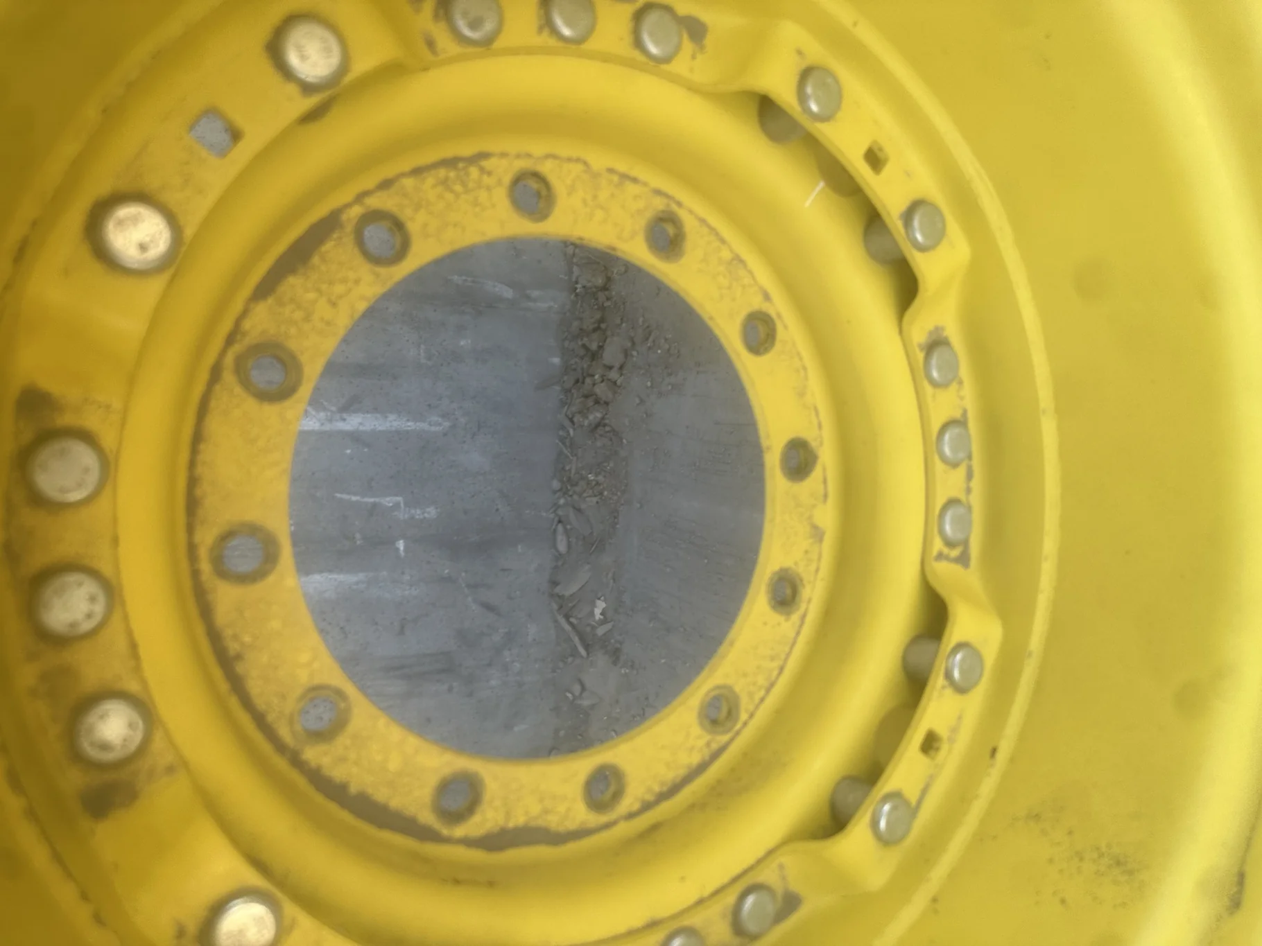 USED 85% 600/70R30 Carlisle FSTR R1-W(156B) TL on a 20 X 30 John Deere Yellow Waffle Wheel (3 Bolt) image 3