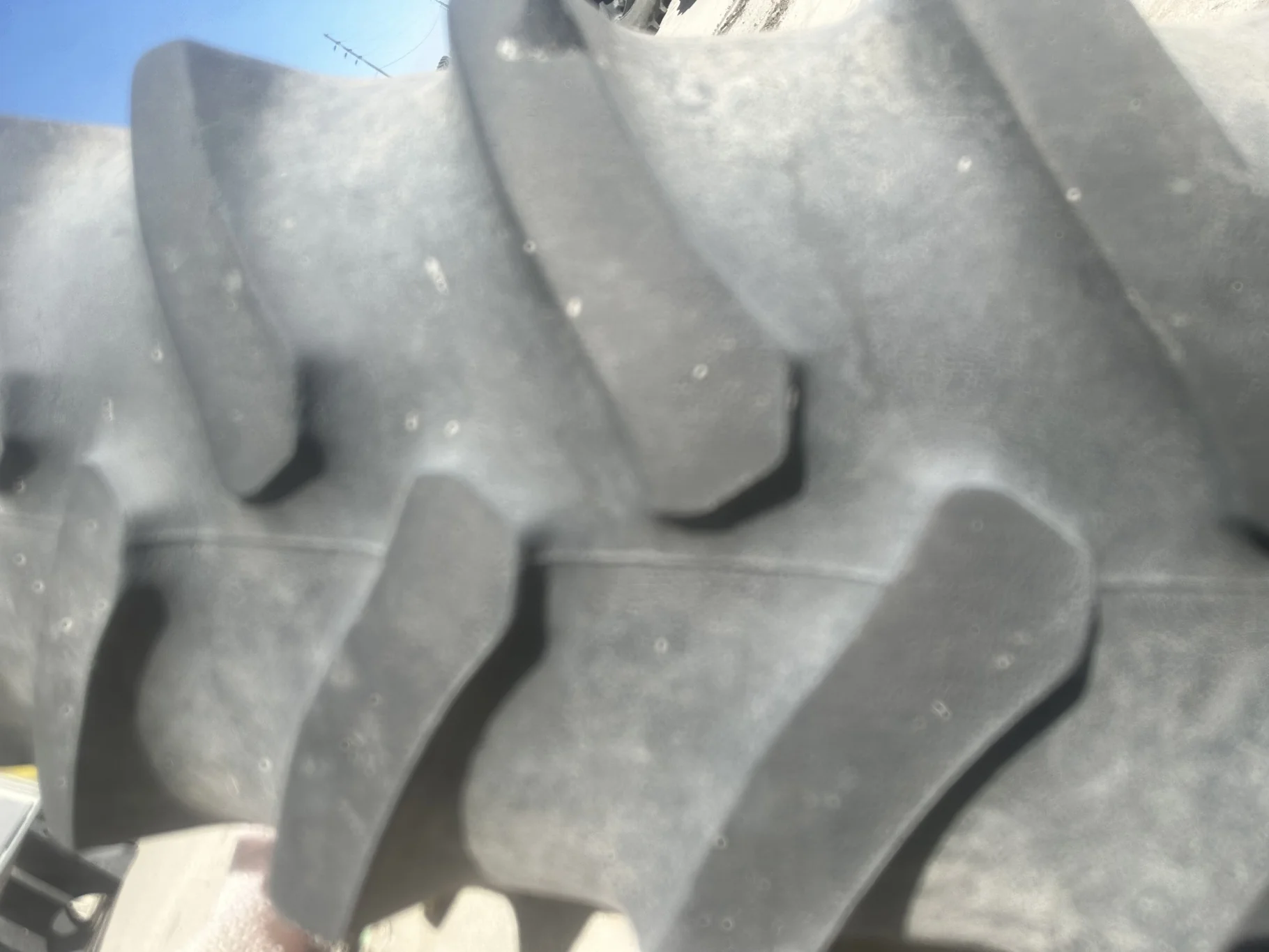 Used 40% 14.9R46 Firestone Radial All Traction 23 R-1 (145B) TL on a 13 x 46 JD Yellow 12 Bol image 4