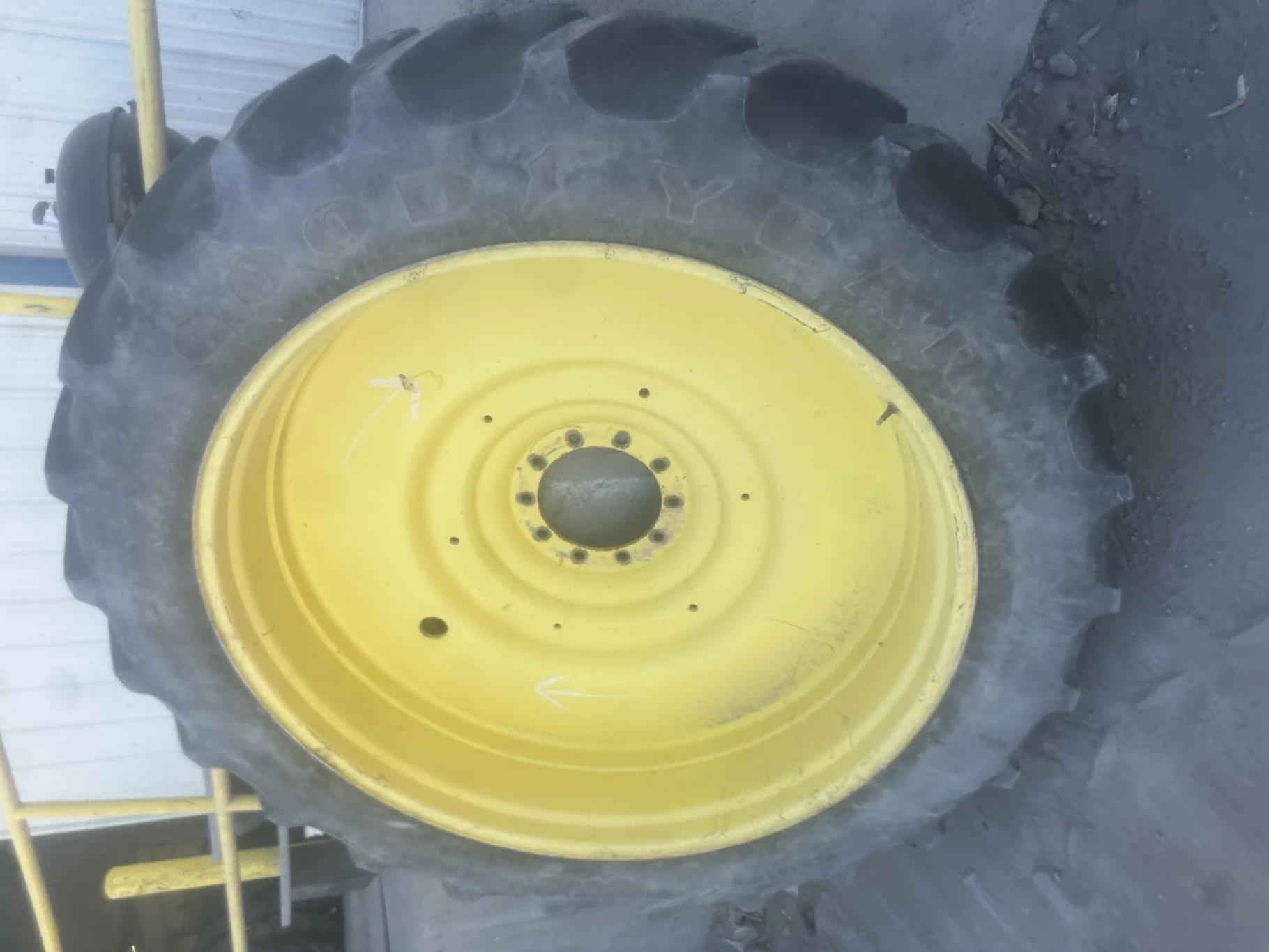 Used 50% 380/90R54 Goodyear Super Traction Radial R-1W (152B) TL on a 12 x 54 JD Yellow 10 Bol