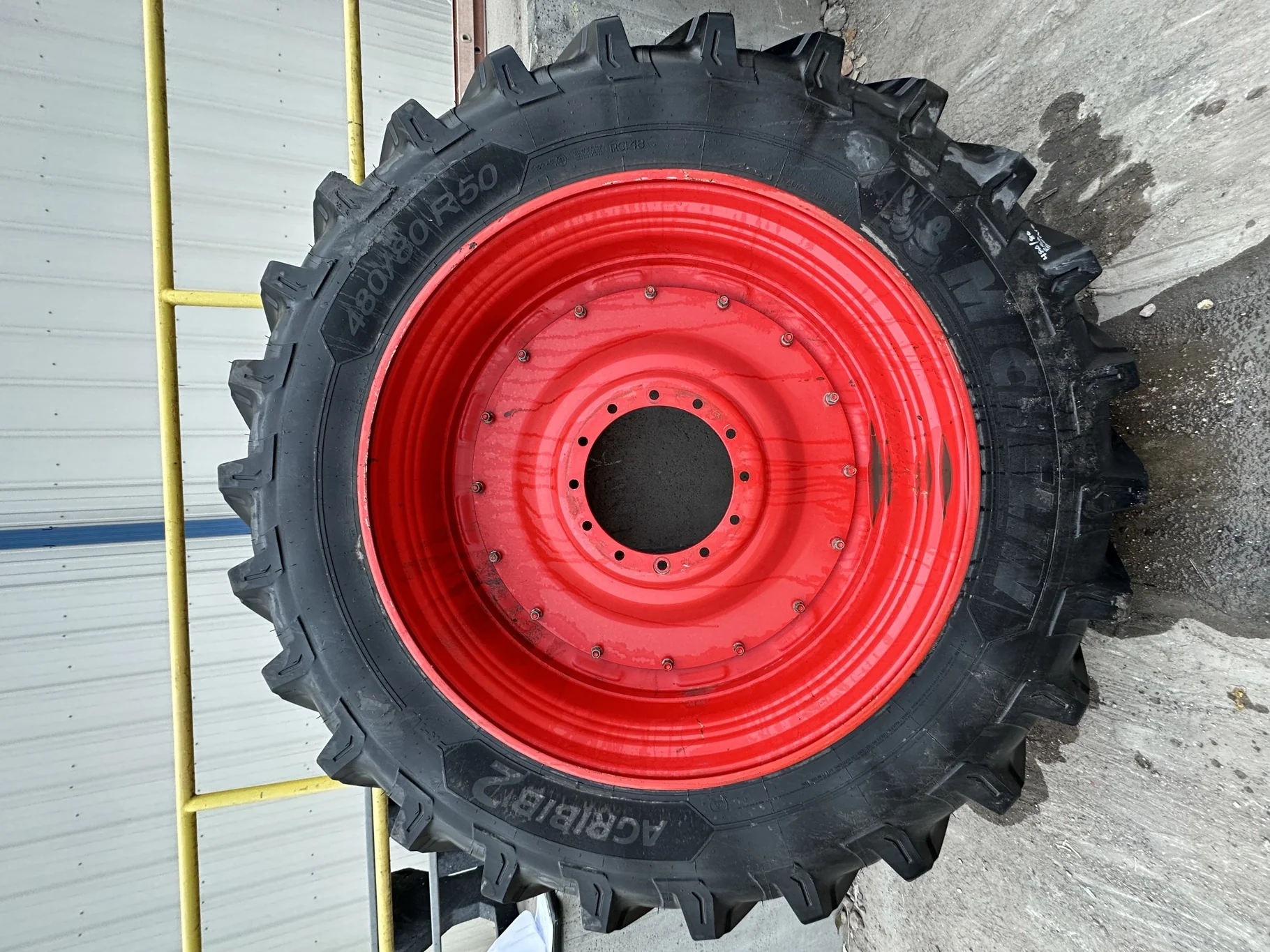 USED 98% 480/80R50 (18.4R50) Michelin AgriBib 2 R-1W 159A8/159B TL on a 15 X 50 Fendt Red 12 Bolt (. image 4