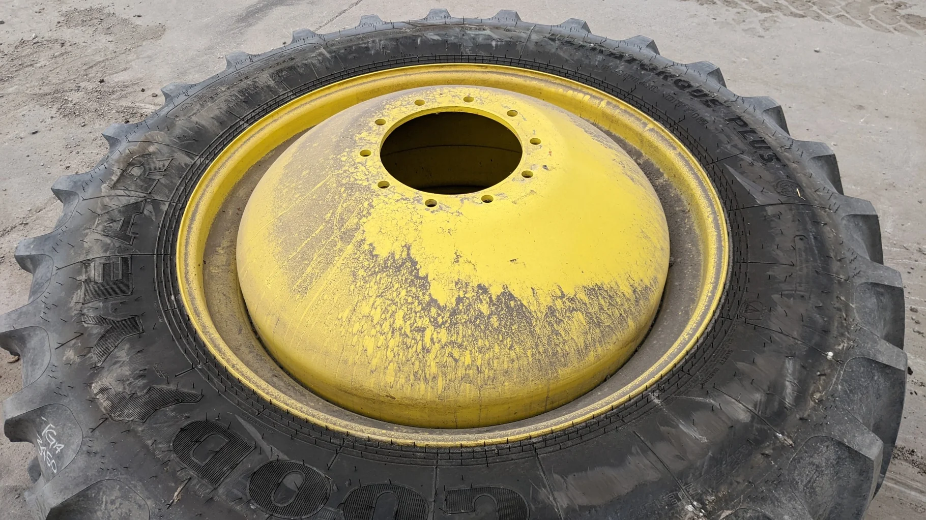 Used 480/80R42 166A8 Goodyear Ultratorque Plus TL 80% on 18 x 42 (10-13.25-11)Outside DD Rims image 4