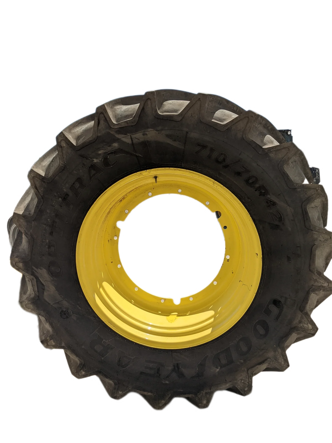 Used 95% 710/70R42 Goodyear Optitrac (173D) R-1W TL on a 23 x 42 JD Yellow 12 Bolt (.945) Stub image 2