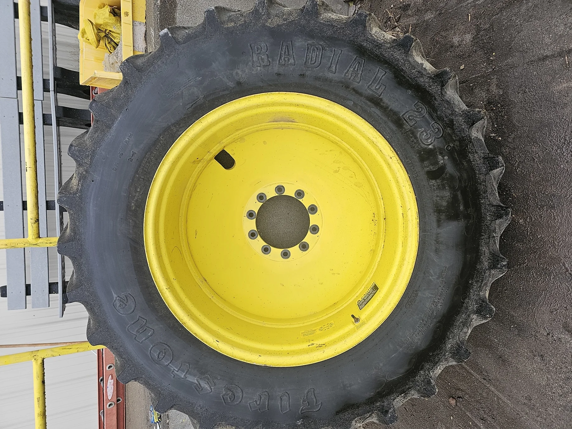 Used 80% 18.4R38 Firestone Radial All Traction 23 R-1 (146A8) TL on a 16 x 38 JD Yellow 10 Bo image 2