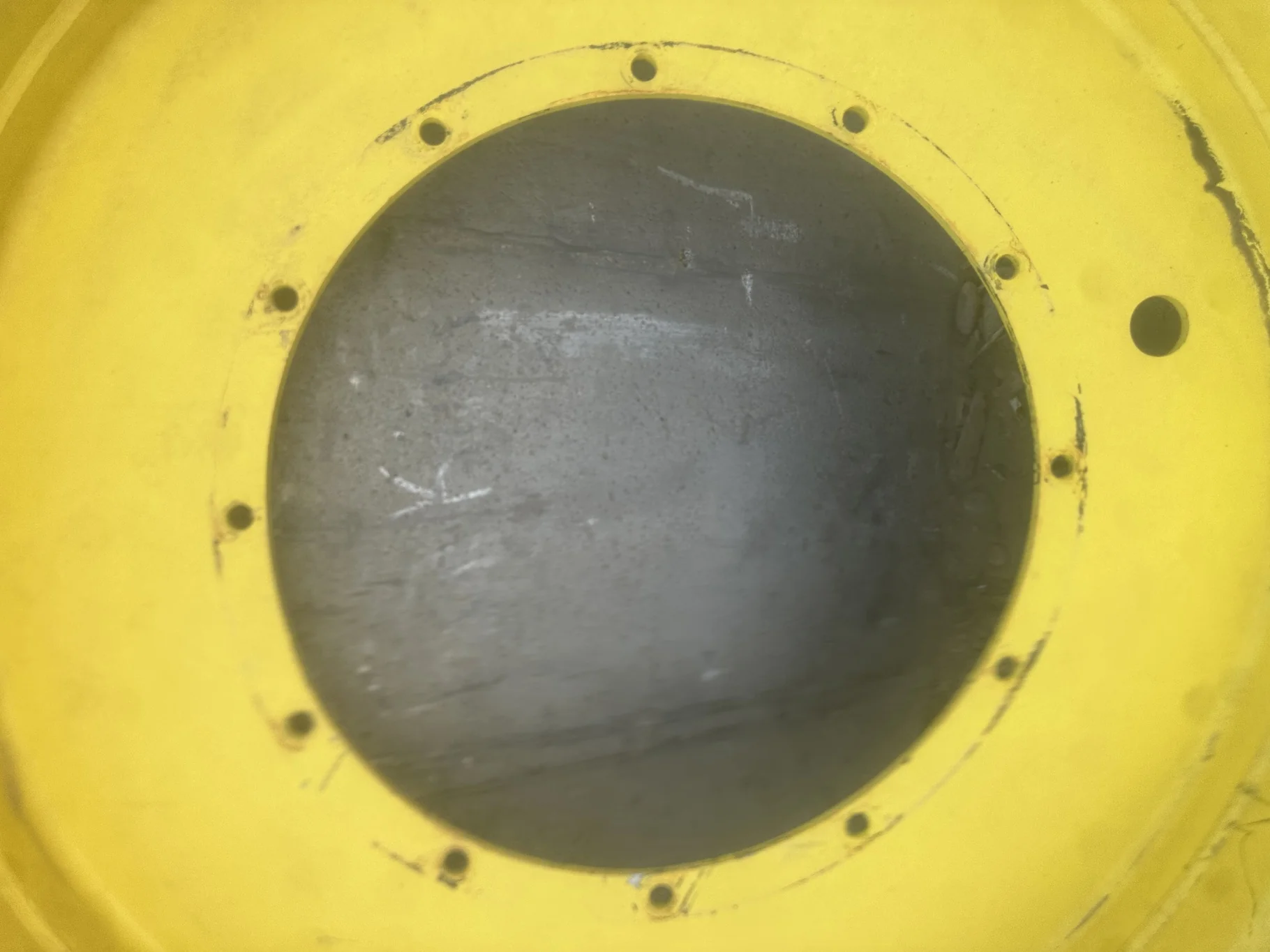 Used 50% 320/90R54 Goodyear on a 10 x 54 Yellow 12 Bolt (.937) Stub Disc (12-32.047-30.09) image 3