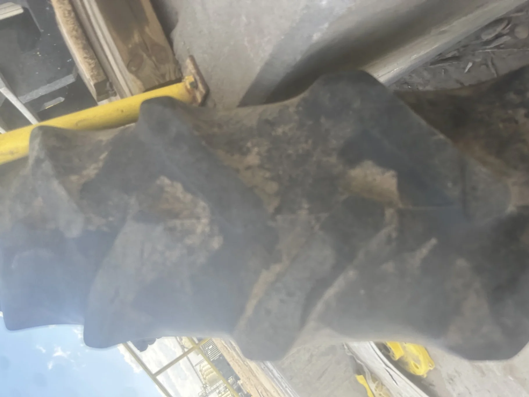 Used 50% 320/90R54 Goodyear on a 10 x 54 Yellow 12 Bolt (.937) Stub Disc (12-32.047-30.09) image 4