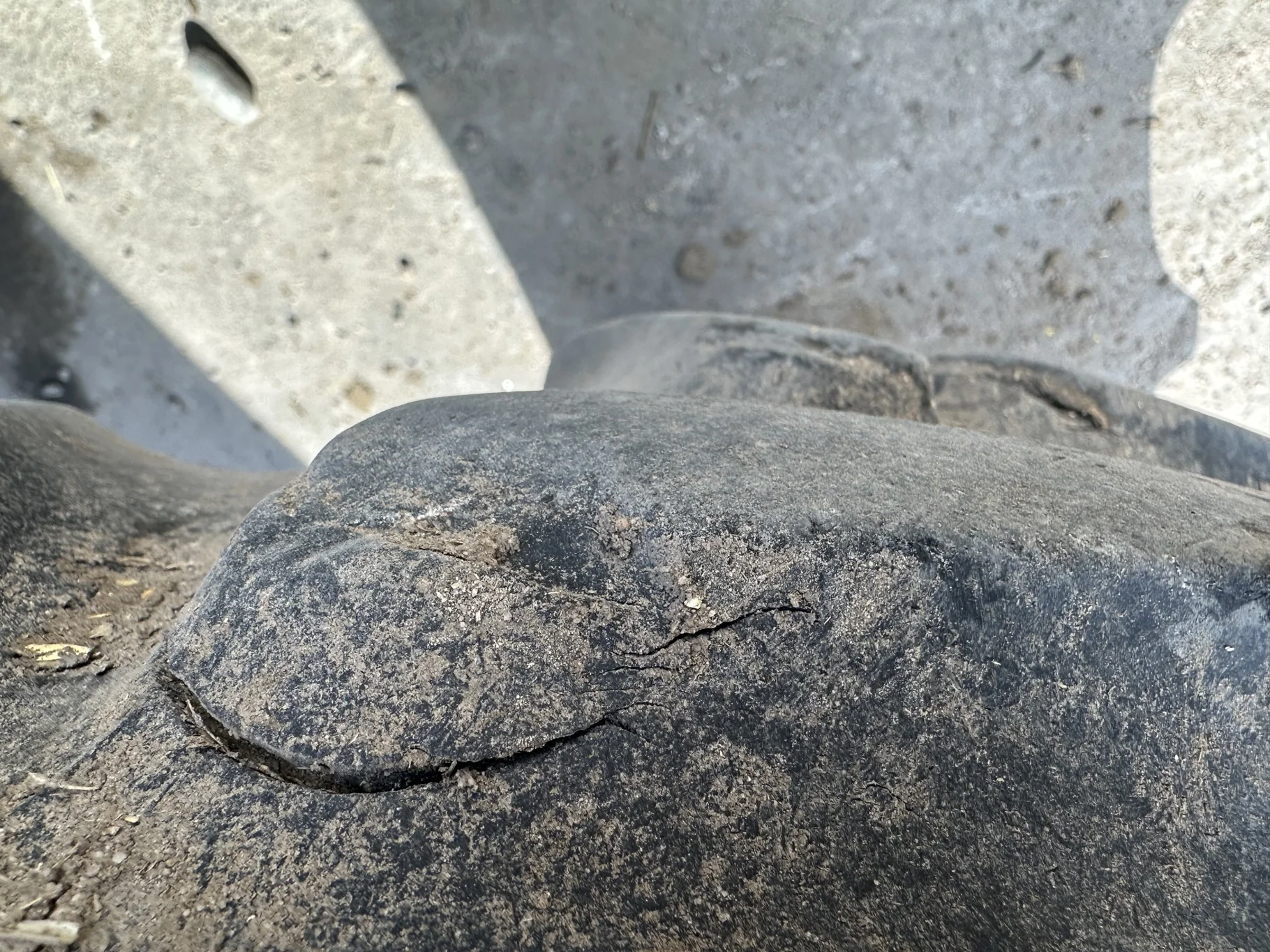 Used 50% 320/90R54 Goodyear on a 10 x 54 Yellow 12 Bolt (.937) Stub Disc (12-32.047-30.09) image 9