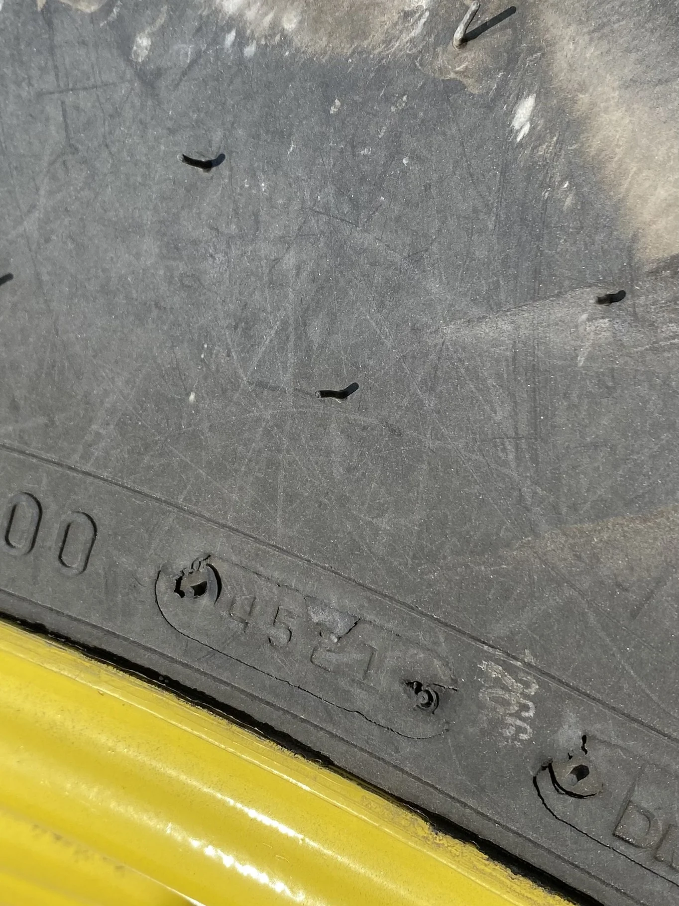 Used 90 480/80R50 Firestone Radial Deep Tread 23 R-1W (159B) TL on a 15 x 50 JD Yellow 10 Bol image 9