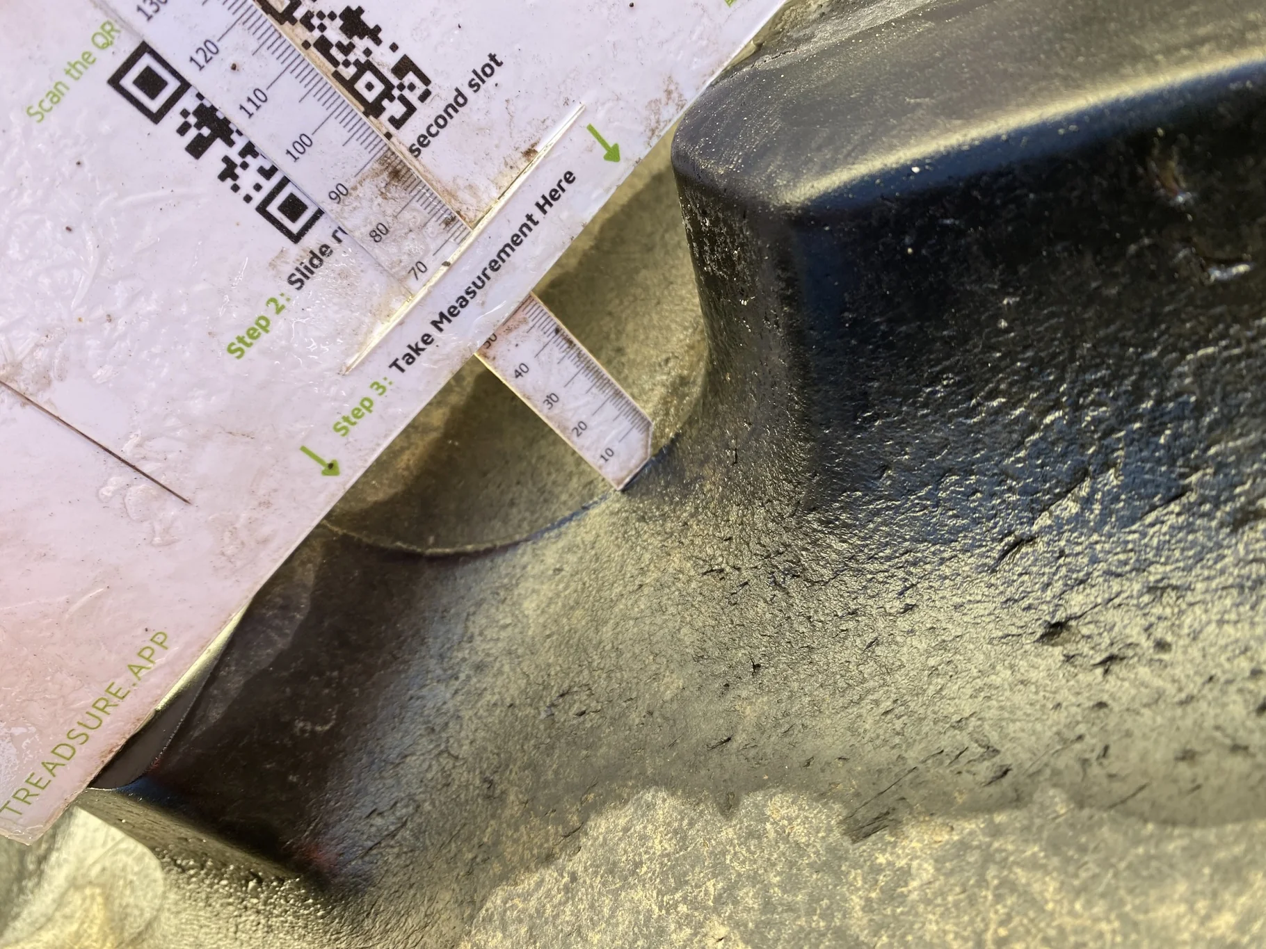 Used 710/70R42 Continental SVT (173D) TL on a 25 x 46 John Deere Yellow 12 Bolt Sprayer Stub Disc (1 image 4