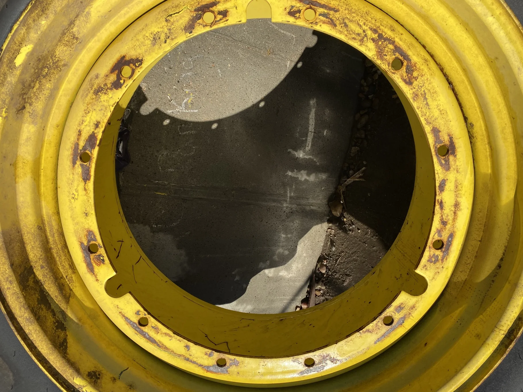 Used 710/70R42 Continental SVT (173D) TL on a 25 x 46 John Deere Yellow 12 Bolt Sprayer Stub Disc (1 image 7