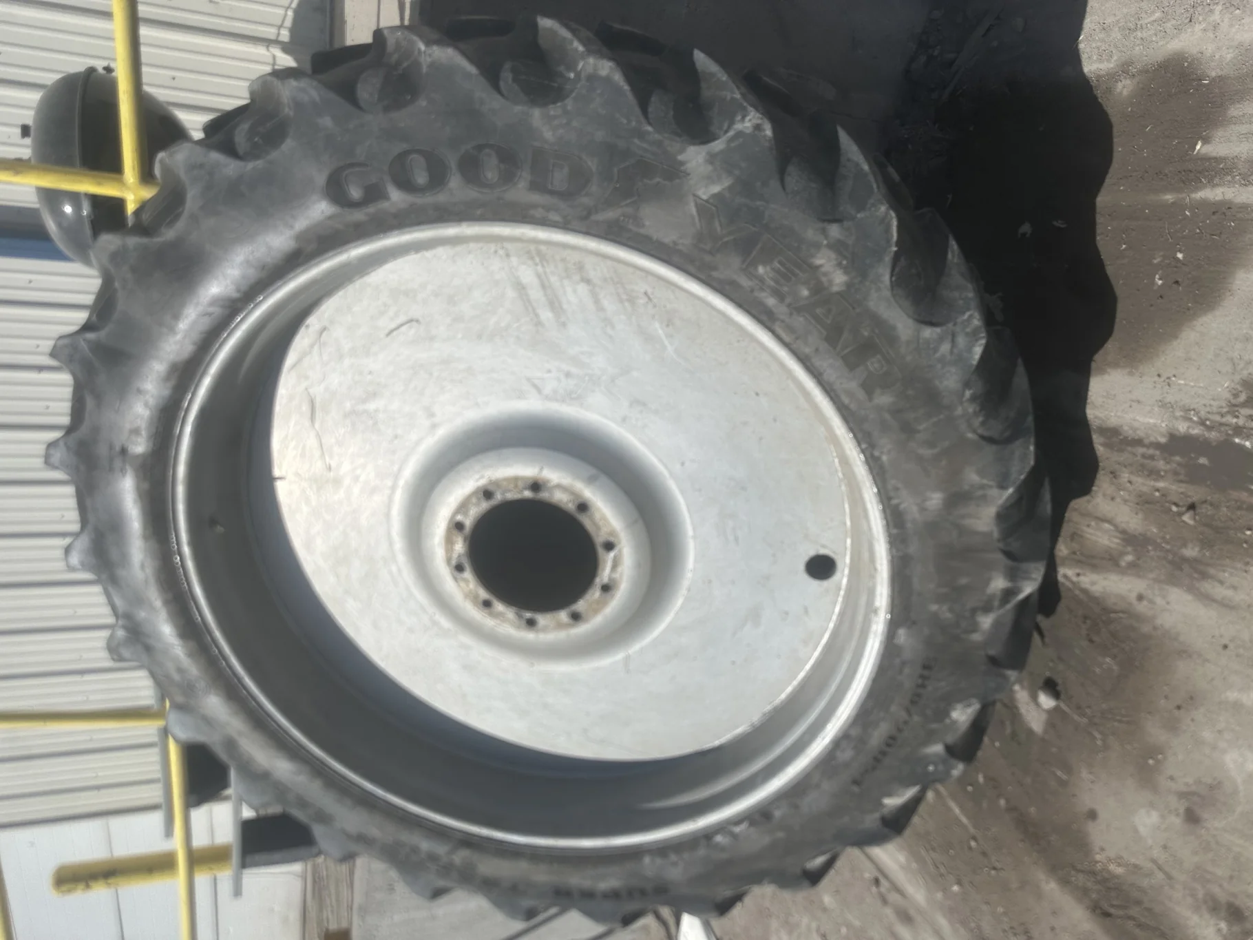 Used 95% 380/90R54 Goodyear Super Traction Radial (152D) R-1W TL on a 12 x 54 Case Silver 10 Bolt D