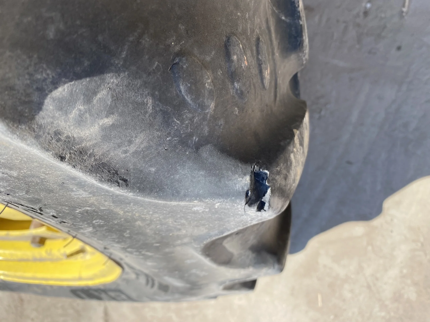Used 45% 320/85R38 BKT Agrimax R-1-W TL (143A8) on a 10 x 38 12 Bolt Stub disc and 10 bolt center (R image 4