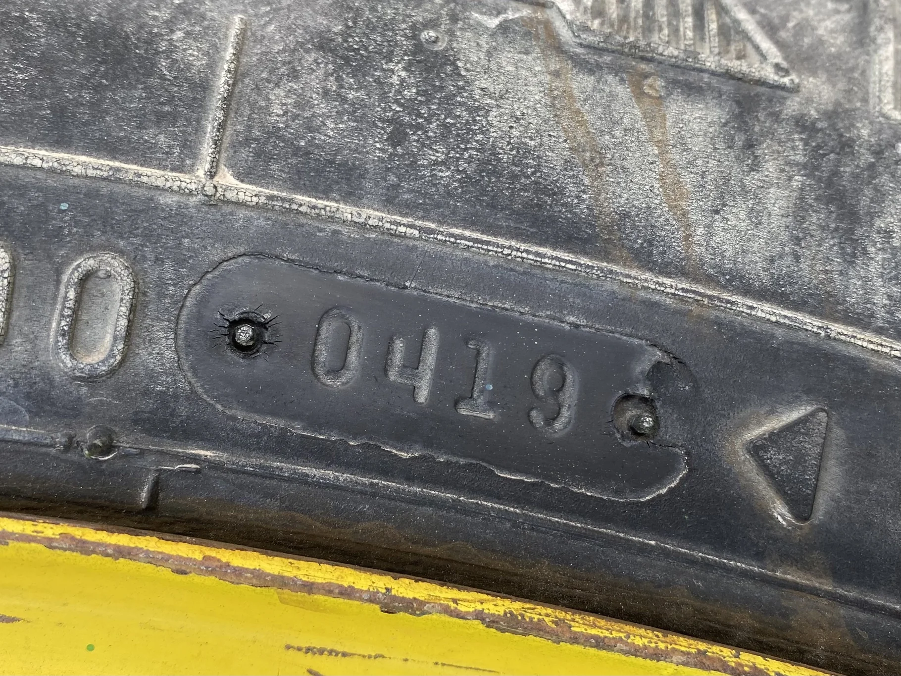 Used 50% 320/85R34 Firestone Radial 9000 R-1W (133B) TL on a 10 x 34 John Deere Yellow 10 Bolt (.9 image 8