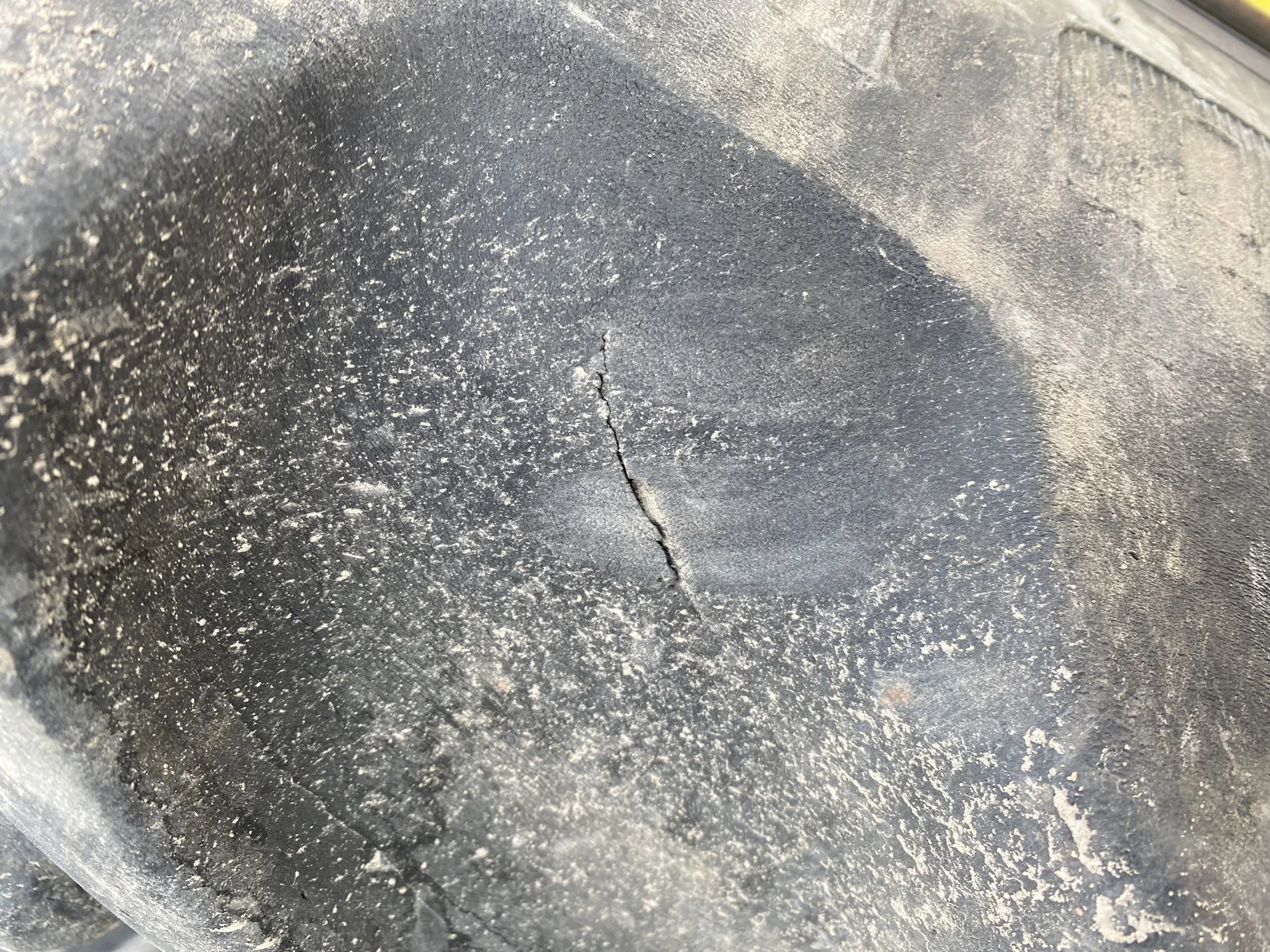 Used 65% 320/90R50 Firestone Radial 9000 R-1W (148B) TL on a 10 x 50 John Deere Yellow 12 Bolt Stub image 4