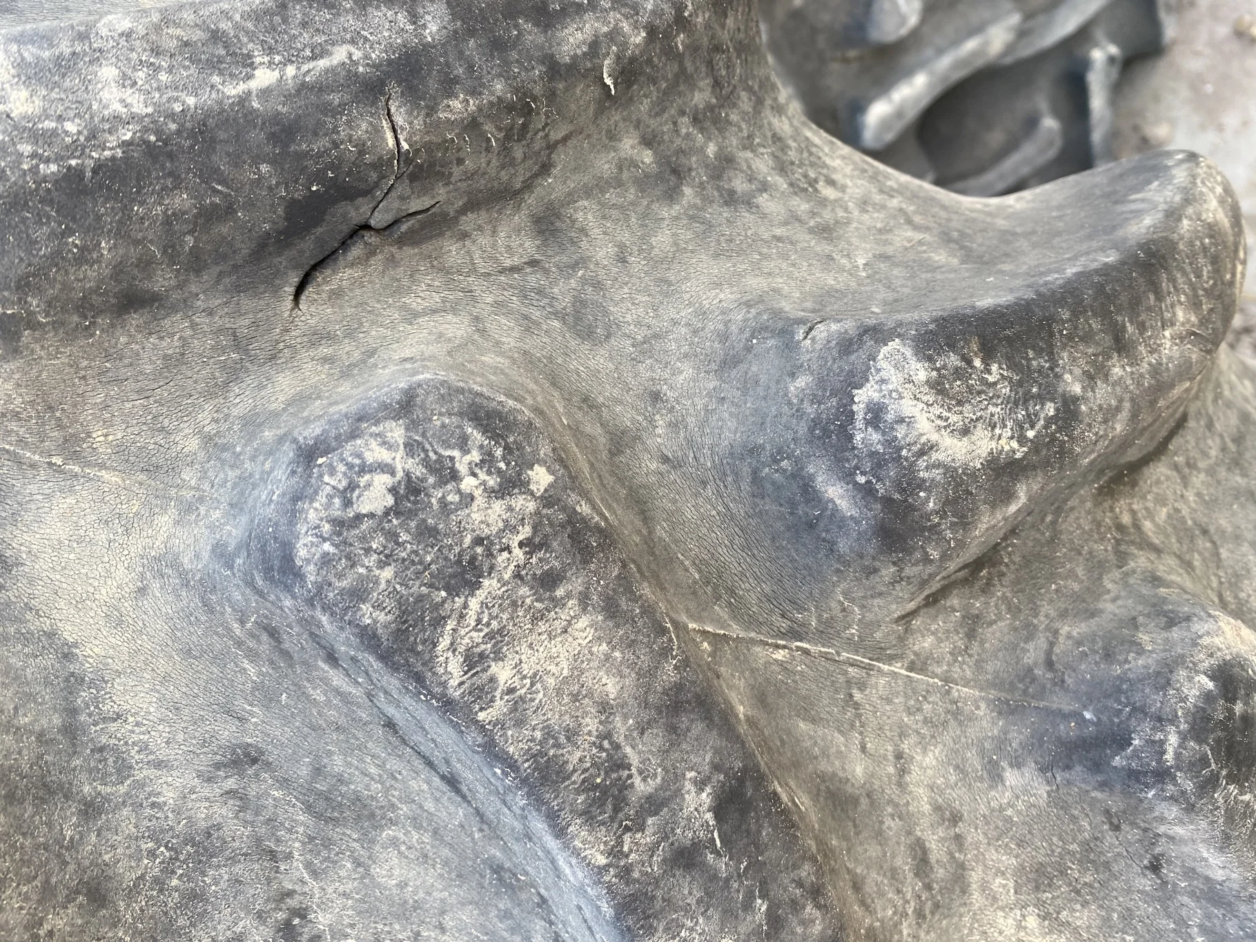 Used 65% 320/90R50 Firestone Radial 9000 R-1W (148B) TL on a 10 x 50 John Deere Yellow 12 Bolt Stub image 6