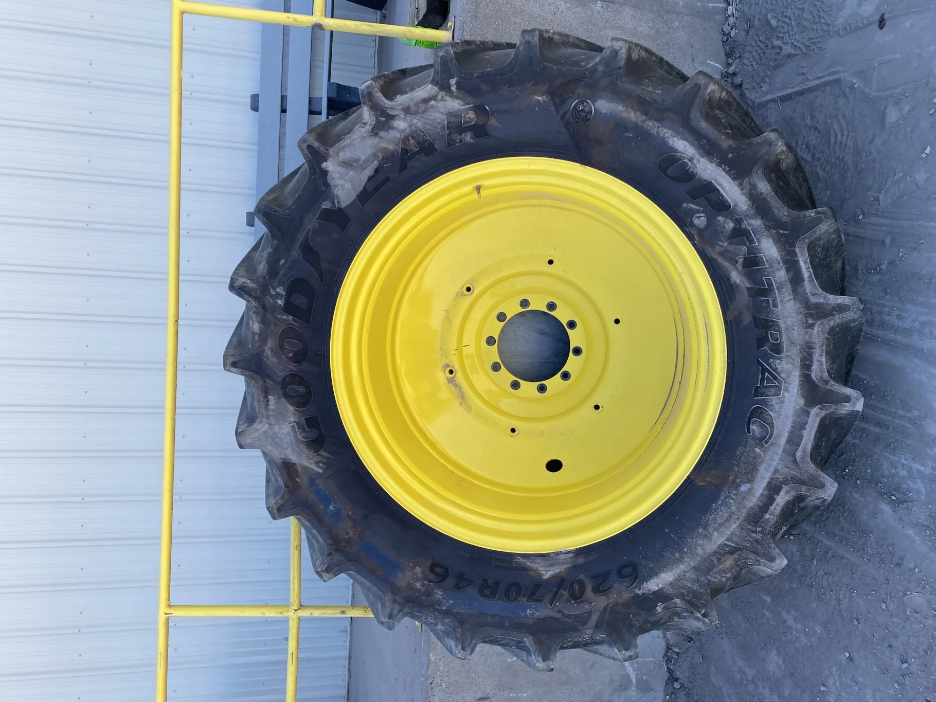 USED 99% 620/70R46 GY OPTITRAC 167D R-1W TL on 20 X 46 10-13.187-11.08 JD YELLOW DUAL WH