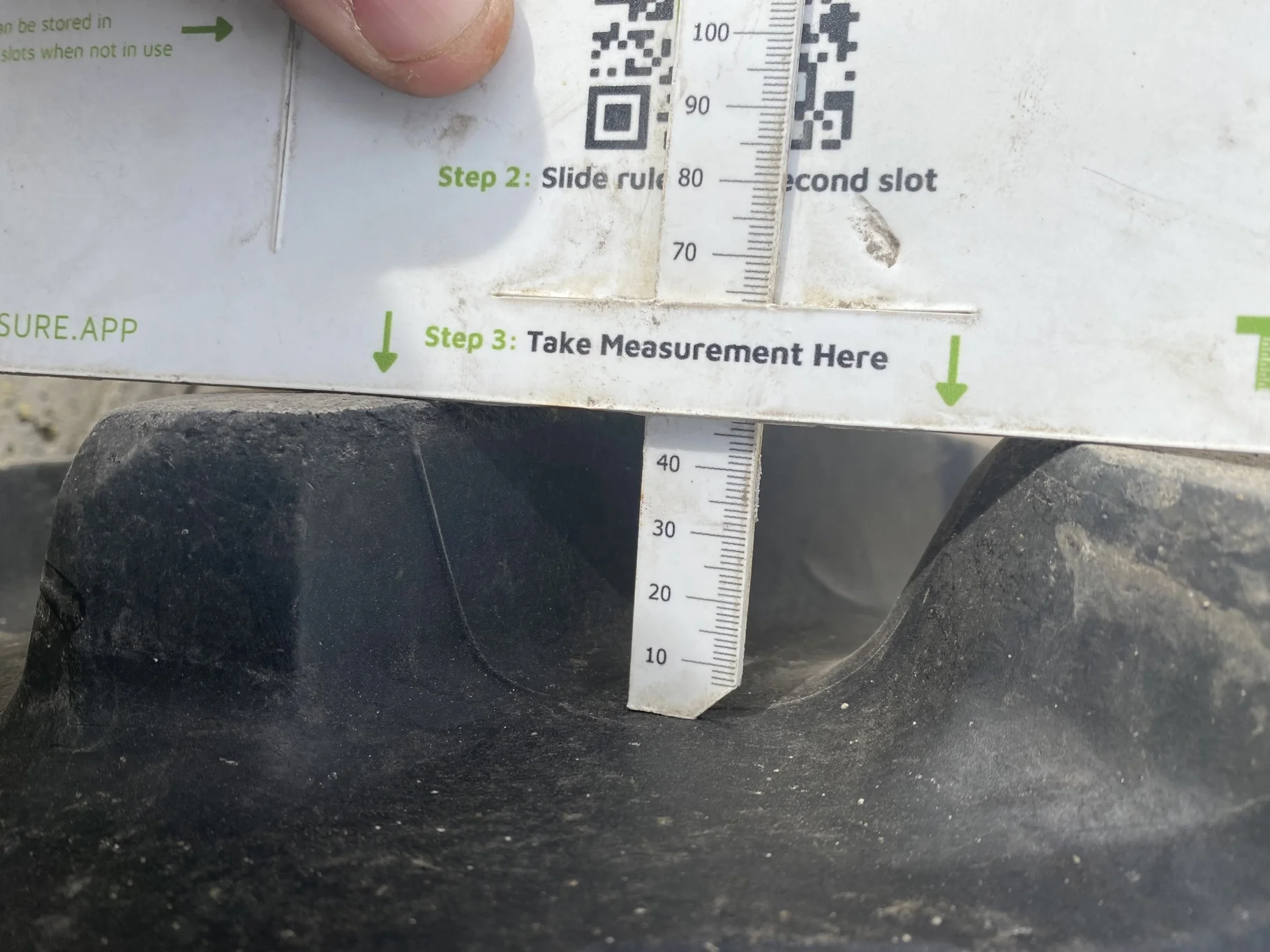 USED 80% 320/85R34 (12.4R34) Michelin AgriBib 2 R-1W (133A8/133B) TL on 10 X 34 Case IH Silver 12 image 4
