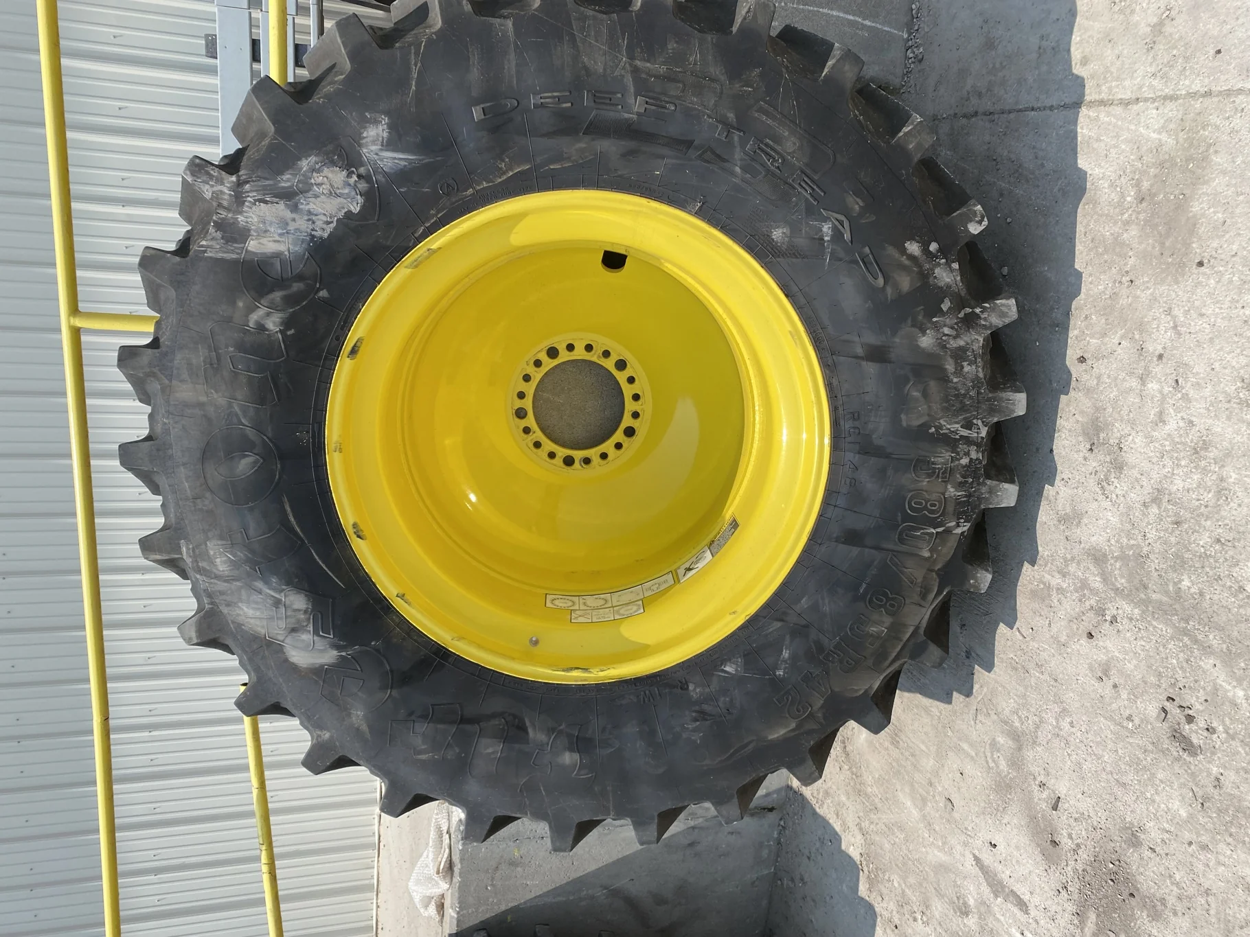 Used 580/85R42 166B Firestone Radial Deep Tread 23 R-1W TL 90% On 18 x 42 20 Bolt JD Ag Yellow Wheel image 2