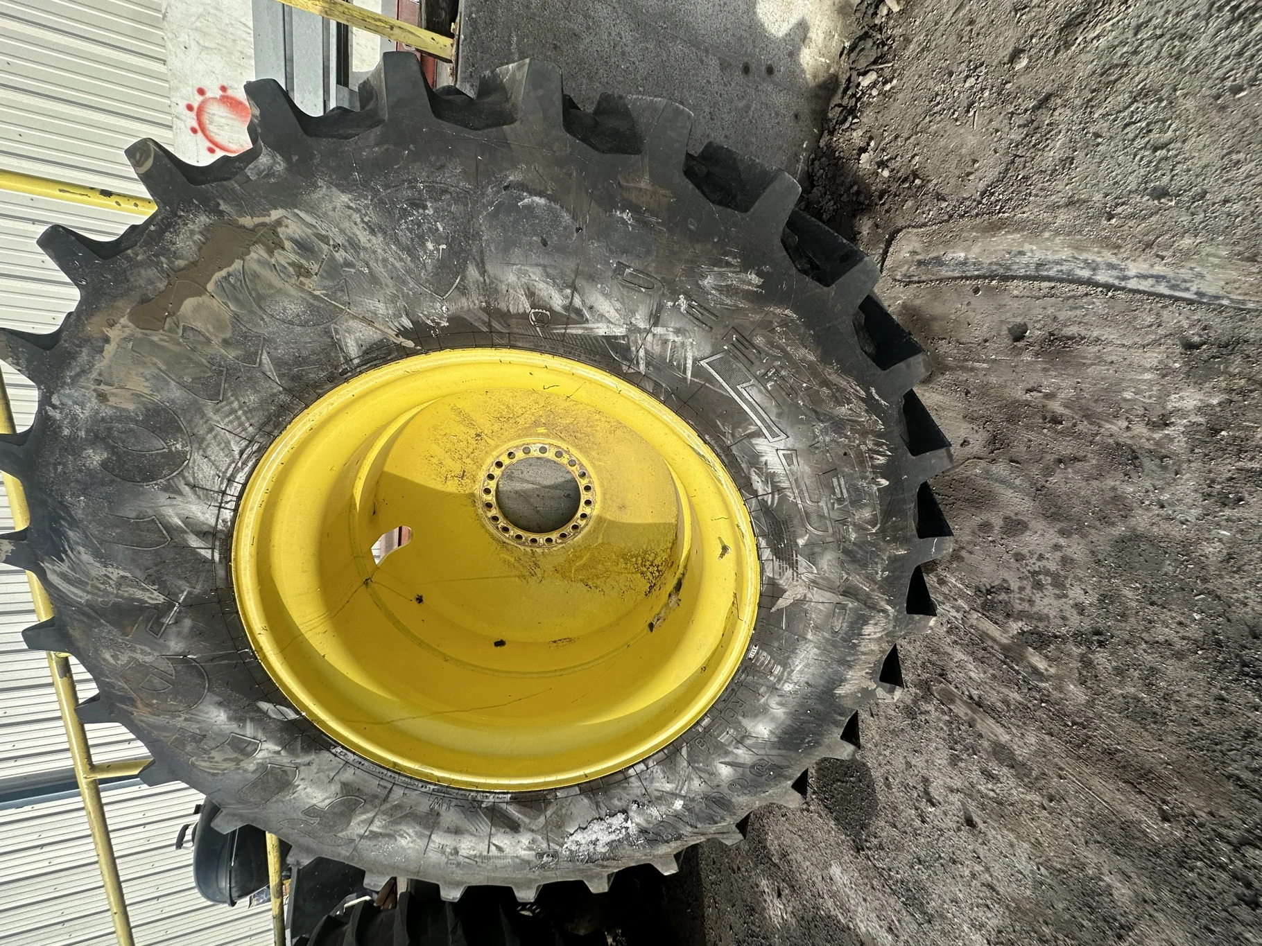 Used 580/85R42 166B Firestone Radial Deep Tread 23 R-1W TL 90% On 18 x 42 20 Bolt JD Yellow Wheel image 2