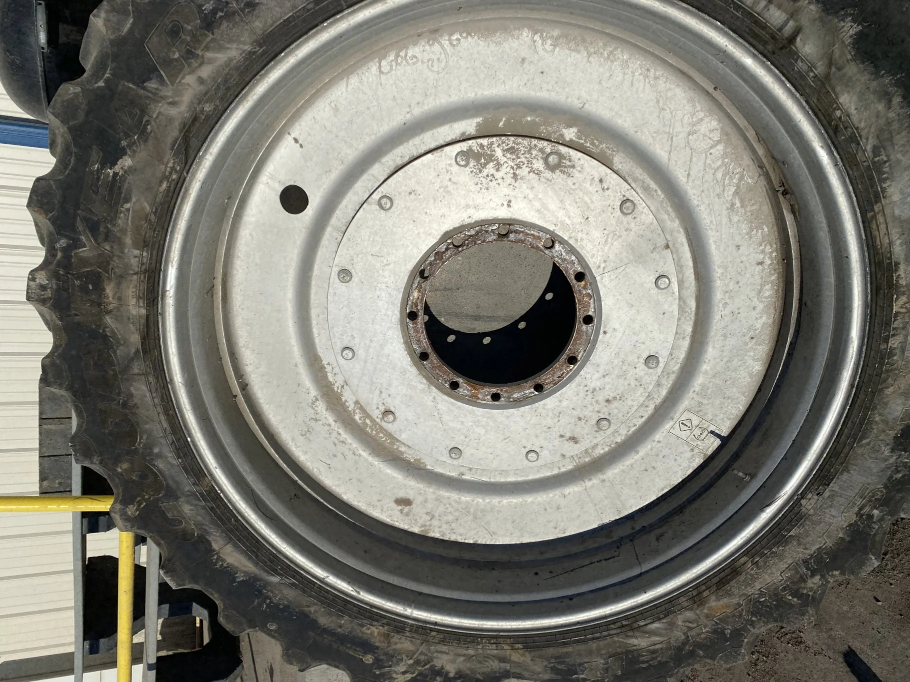 Used IF320/105R54 166A8/B Goodyear Ult Sprayer TL 55% on 10 X 54 12-30.375-28.44 Case 5500 Sprayer