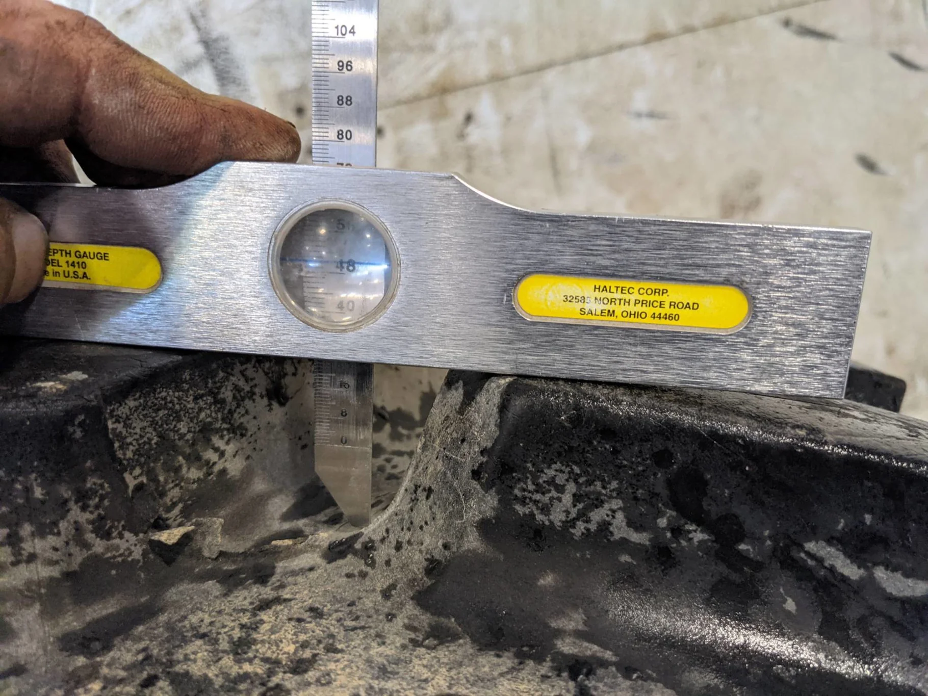 Used 95% VF600/60R30 Michelin Xeobib R-1W (147D) TL on a 20 x 30 Case IH Silver Wheel with (8-15-14) image 4