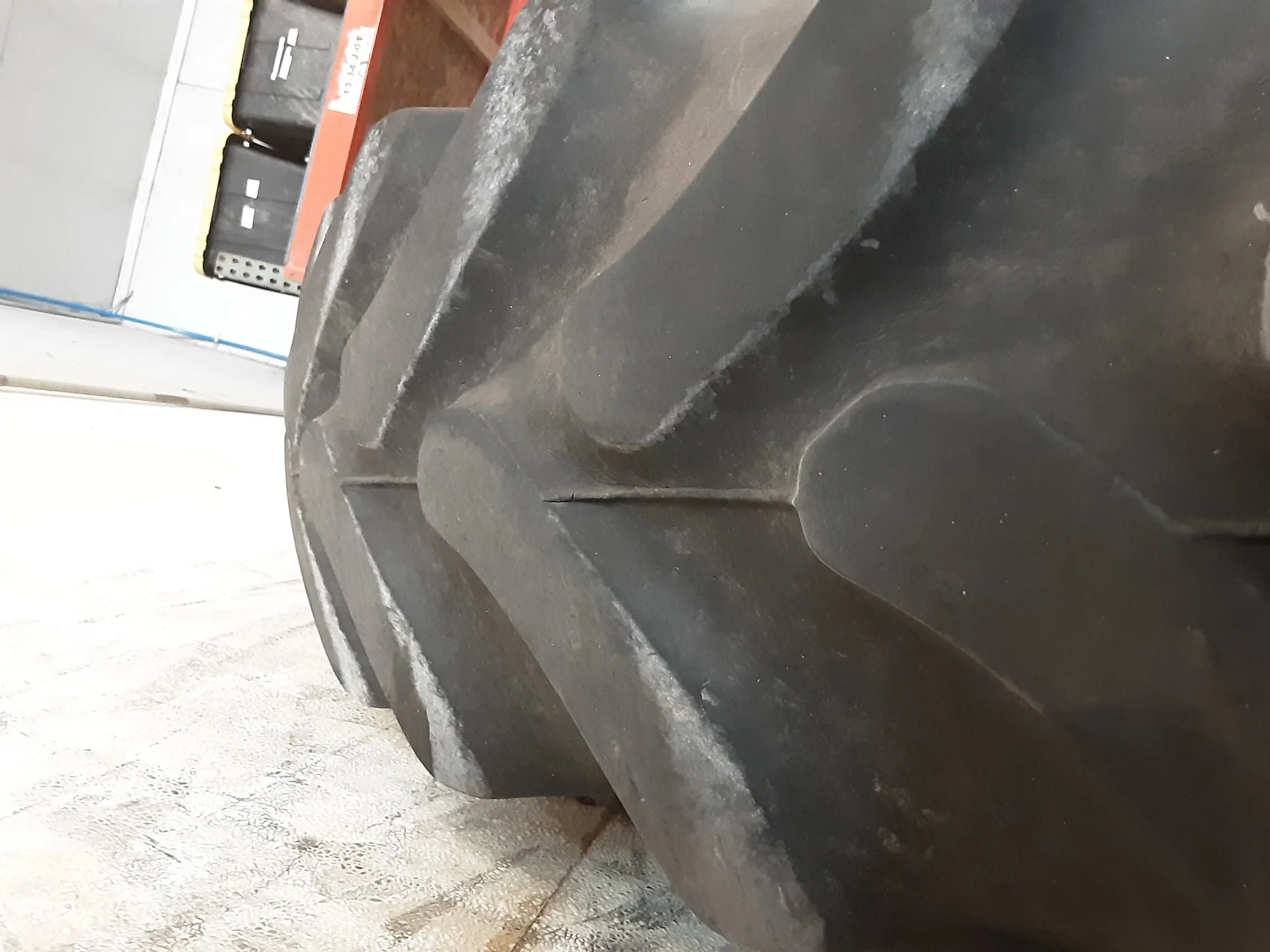 Used 15% 320/90R54 Firestone Radial All Traction DT R-1W 149B TL on a 10 X 54 CIH 10 Bolt 2 Piece Du image 3