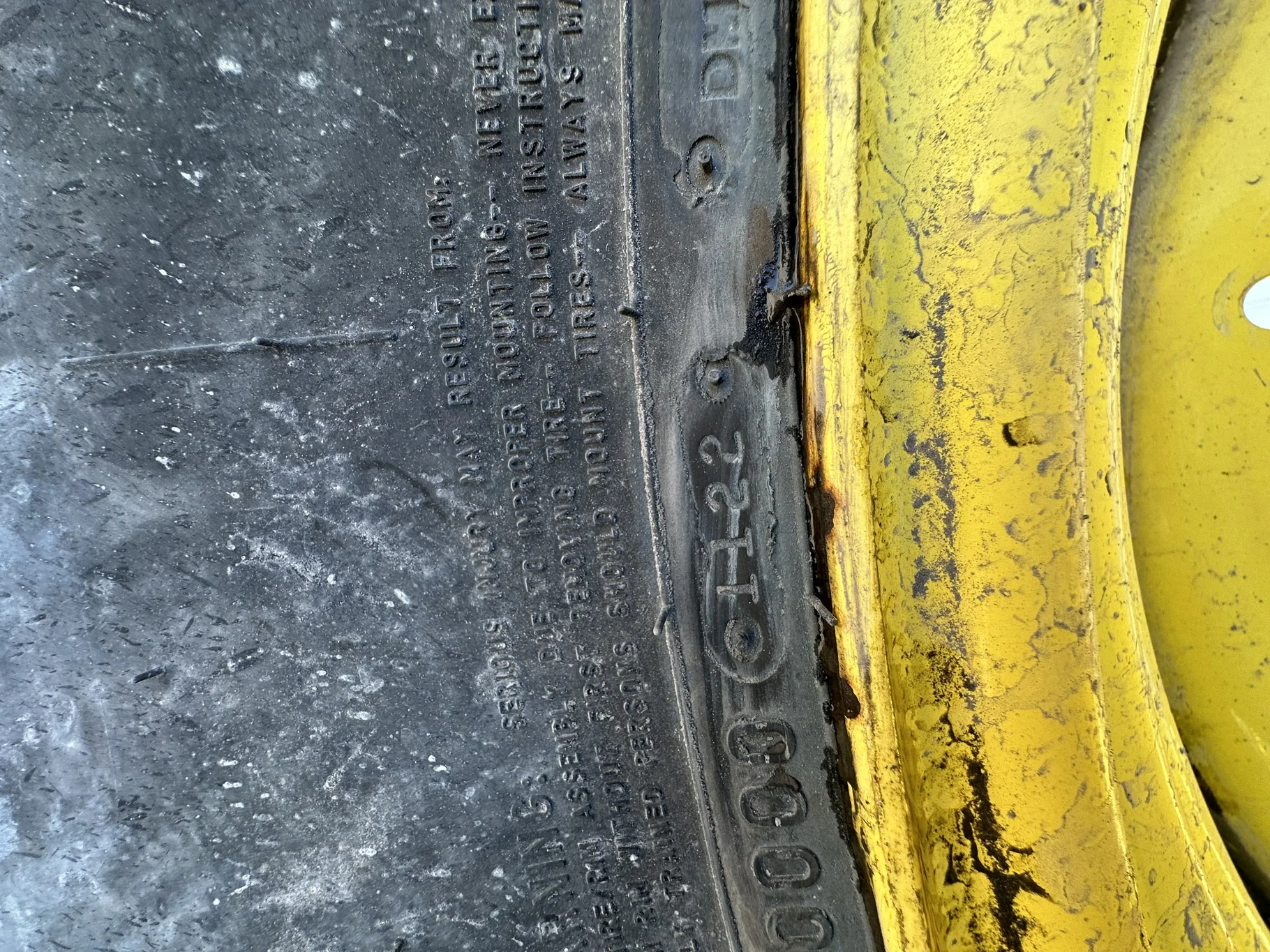 Used 98% 710/70R42 Firestone Maxi Traction R-1W (168D) TL on a 23 x 42 JD Yellow 12 Bolt (.945 image 6