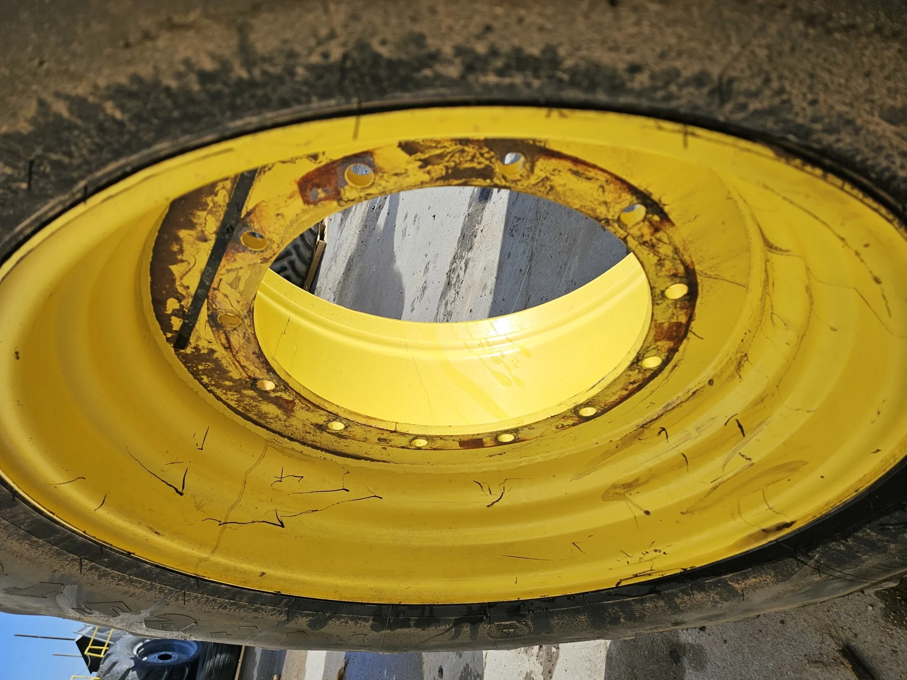 Used 55% VF600/70R30 Firestone Radial All Traction Deep Tread D2 R-1W (165D) TL on a 20 x 30 John image 6
