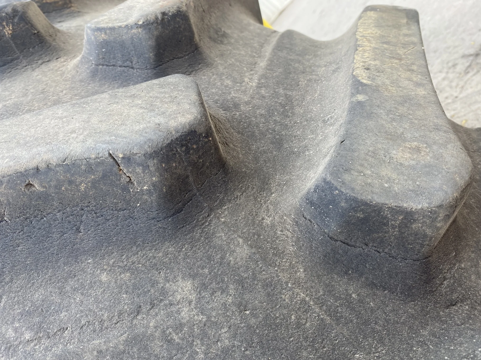 Used 70% 580/85R42 Firestone Radial Deep Tread 23 R-1W (166B) TL on a 18 x 42 JD Yellow 10 Bolt image 4