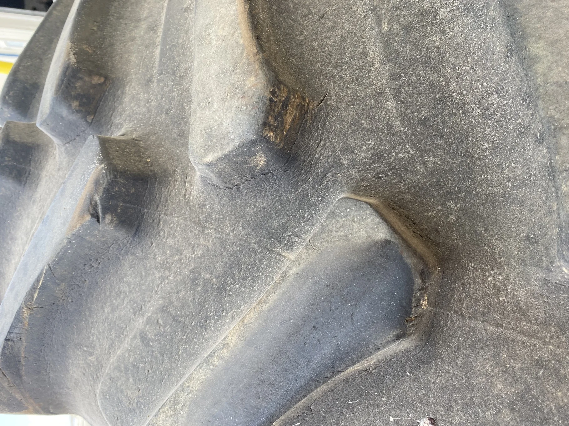 Used 70% 580/85R42 Firestone Radial Deep Tread 23 R-1W (166B) TL on a 18 x 42 JD Yellow 10 Bolt image 5