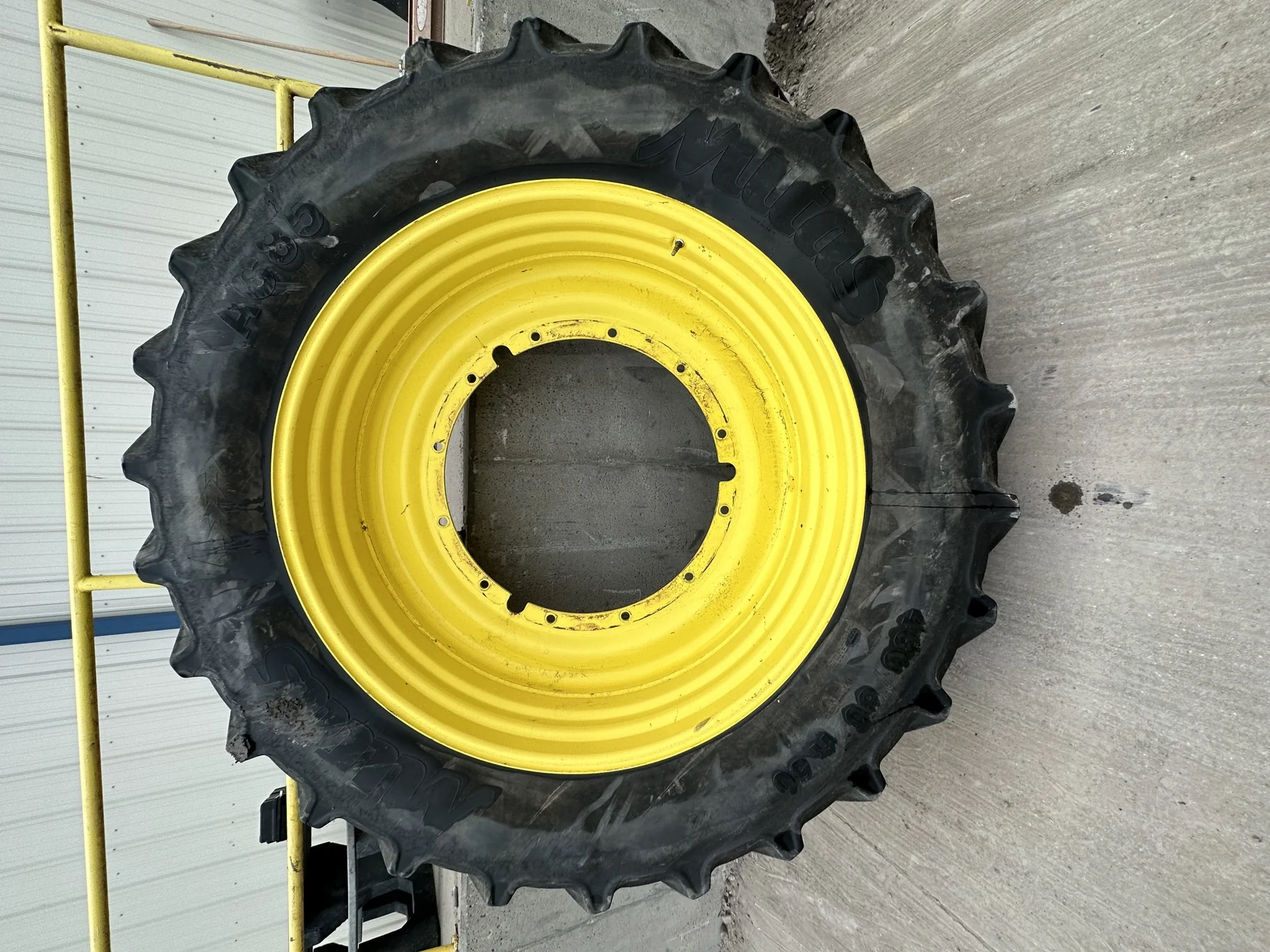 Used 480/80R50 159B Mitas AC85 TL 65% On 15 x 50 JD Yellow Stub Disc Wheel image 2