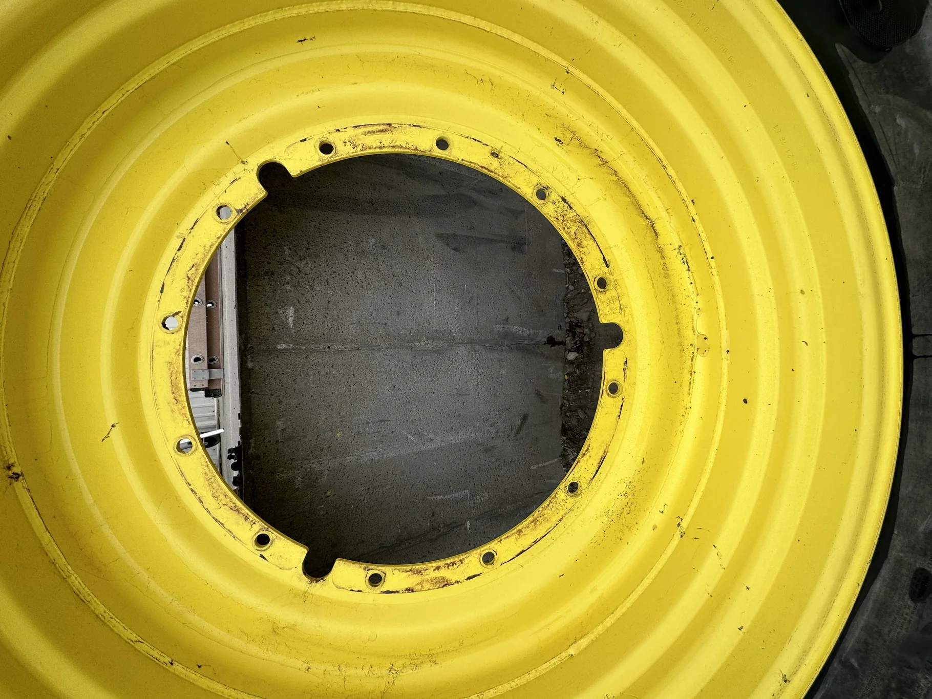 Used 480/80R50 159B Mitas AC85 TL 65% On 15 x 50 JD Yellow Stub Disc Wheel image 3