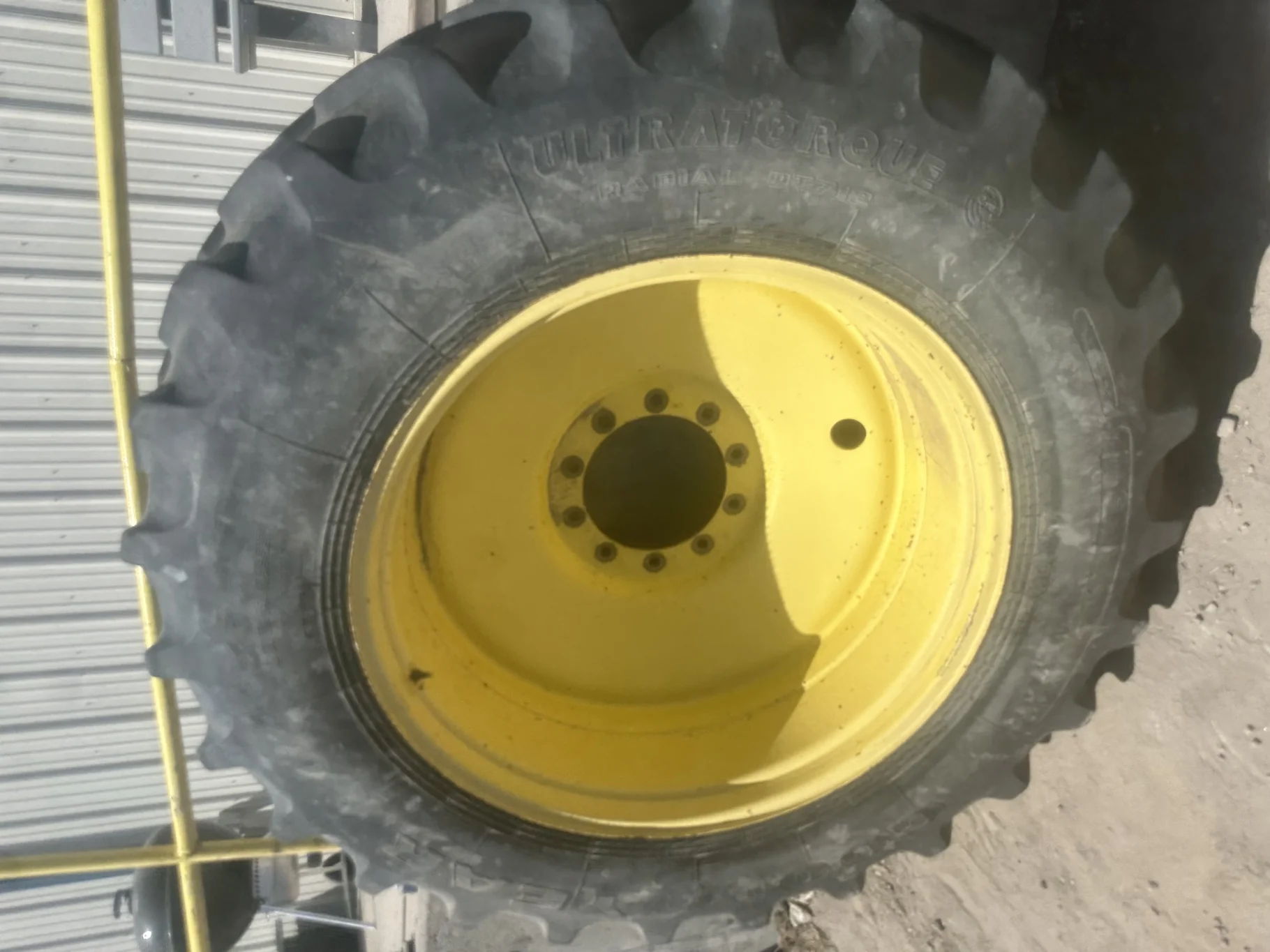 Used 65% 480/80R38 (18.4R38) Goodyear Ultratorque R-1W (144B) TL on a 15 x 38 JD Yellow 10 Bol image 2