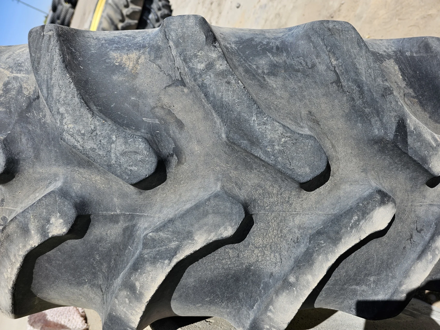 Used 60% 480/80R38 Goodyear Ultratorque R-1 (149B) TL on a 16 x 38 12 Bolt Stub Disc (12-32-30) (Wea image 3