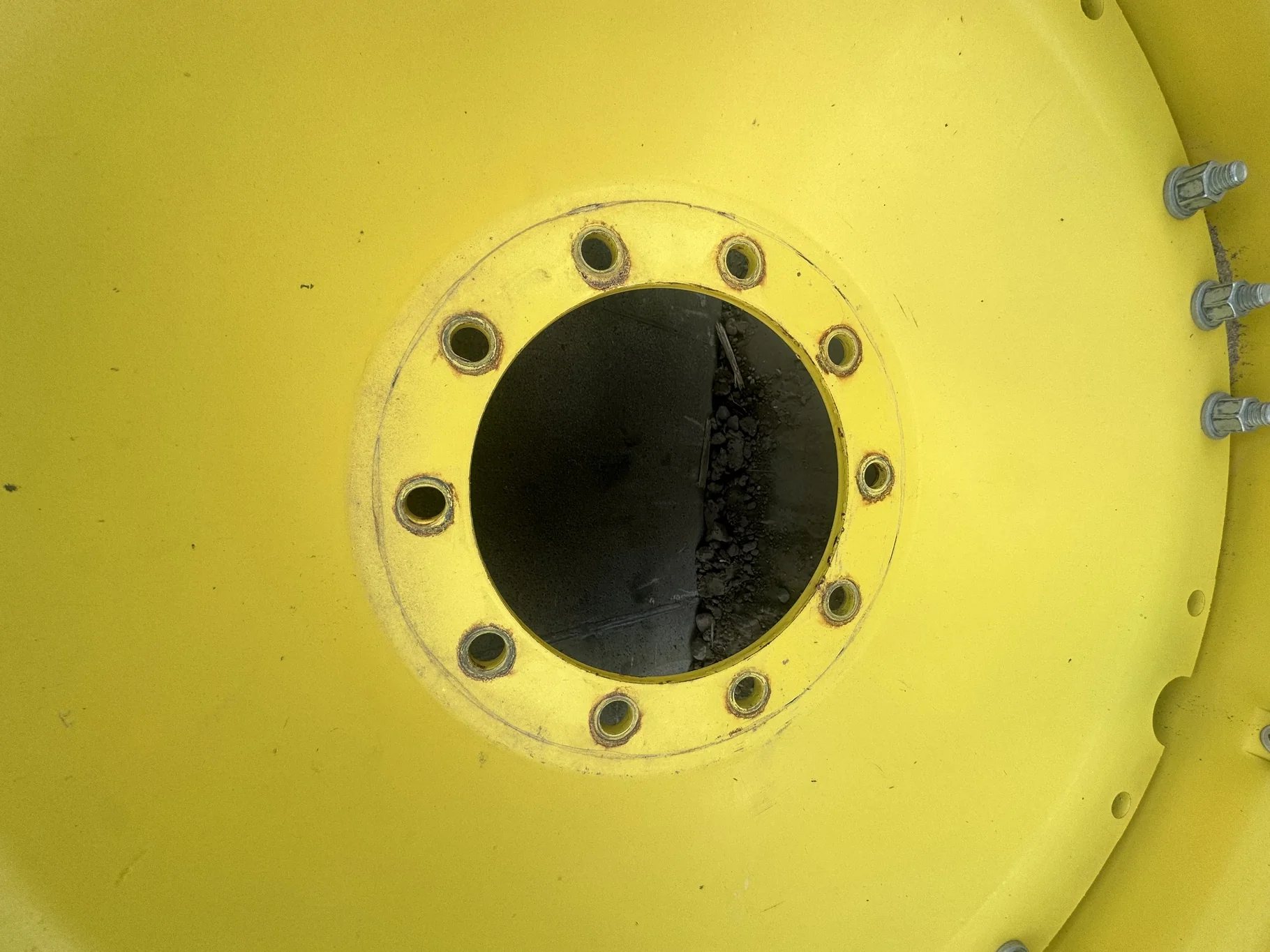 Used 57% 420/85R34 Firestone Radial All Traction DT (147B) on 15 x 34 JD Yellow 3 Bolt Waffle image 3