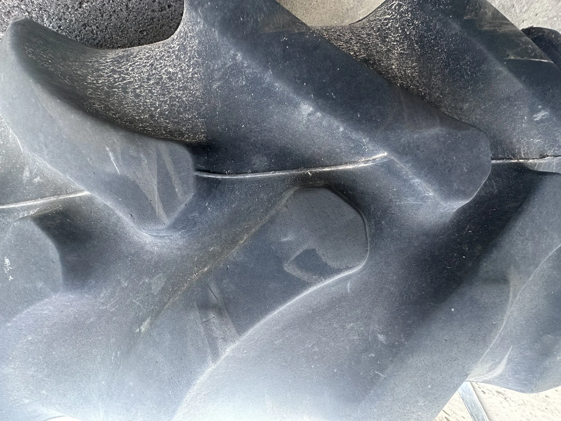 Used 57% 420/85R34 Firestone Radial All Traction DT (147B) on 15 x 34 JD Yellow 3 Bolt Waffle image 4