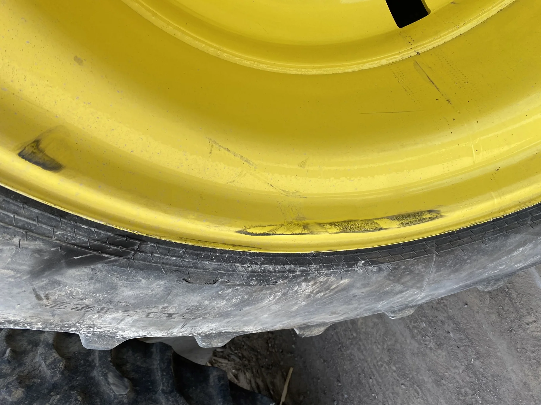 Used 520/85R42 157B Goodyear Ultra Torque Radial R-1W TL 85-90% On 18 x 42 10 Bolt Wheel JD Yellow image 6
