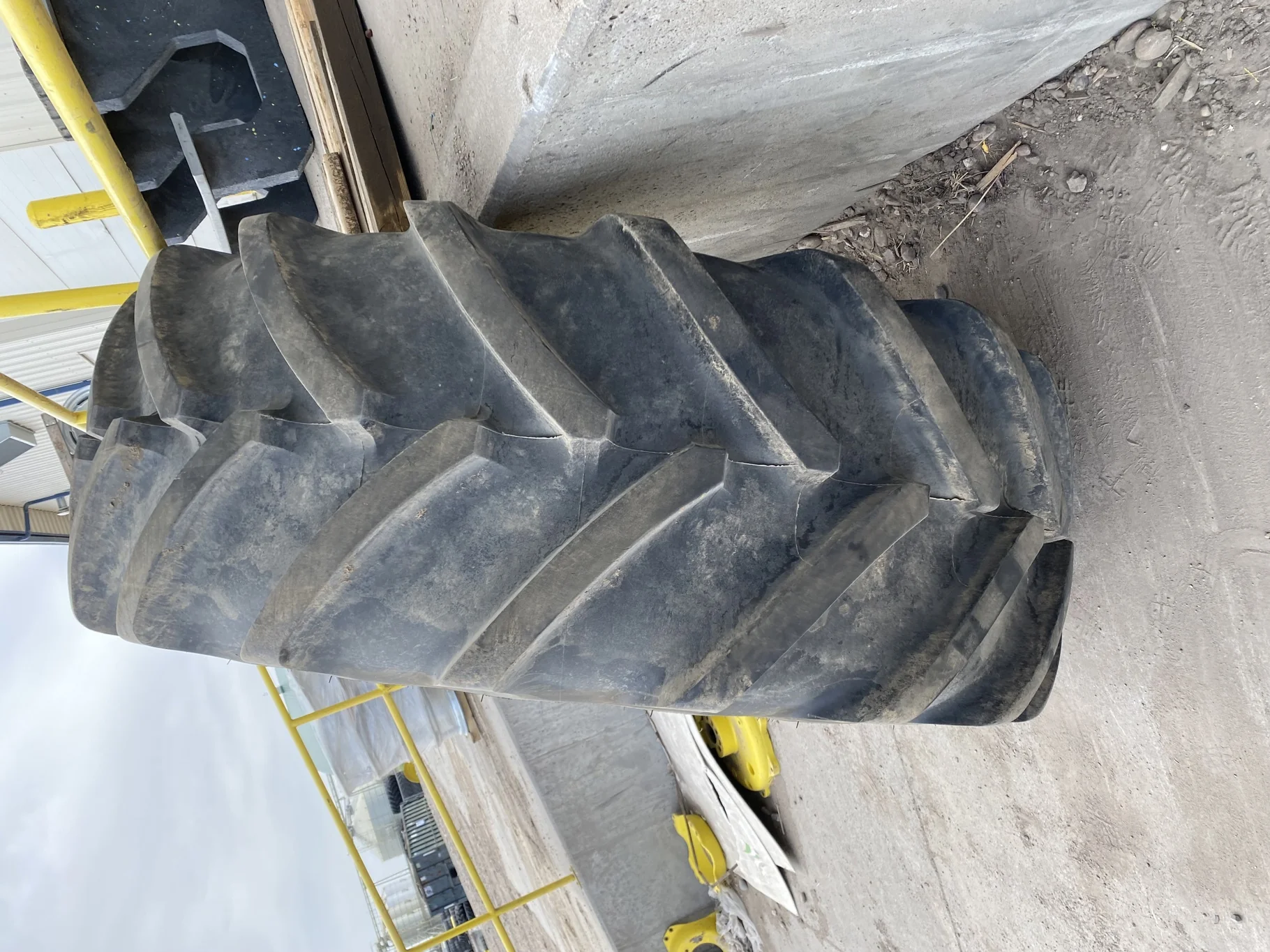 Used 98% 710/70R42 Michelin MachXBib R-1W 173D TL on a 23 x 42 JD Yellow 12 Bolt (.945) Stub D image 5
