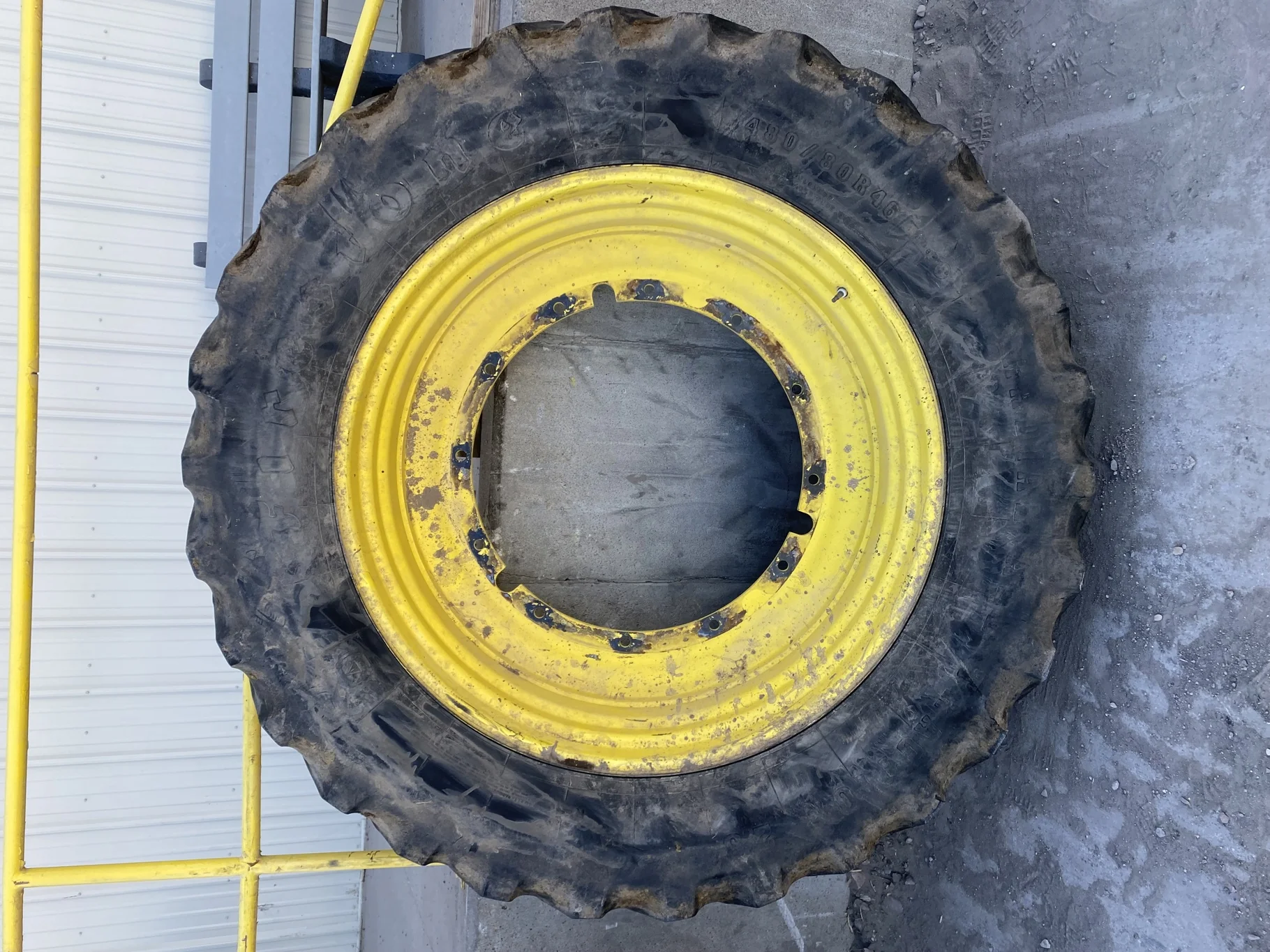 Used 40% 480/80R46 Firestone Radial All Traction 23 R-1 (158B) TL on a 16 x 46 JD Yellow 12 B image 2