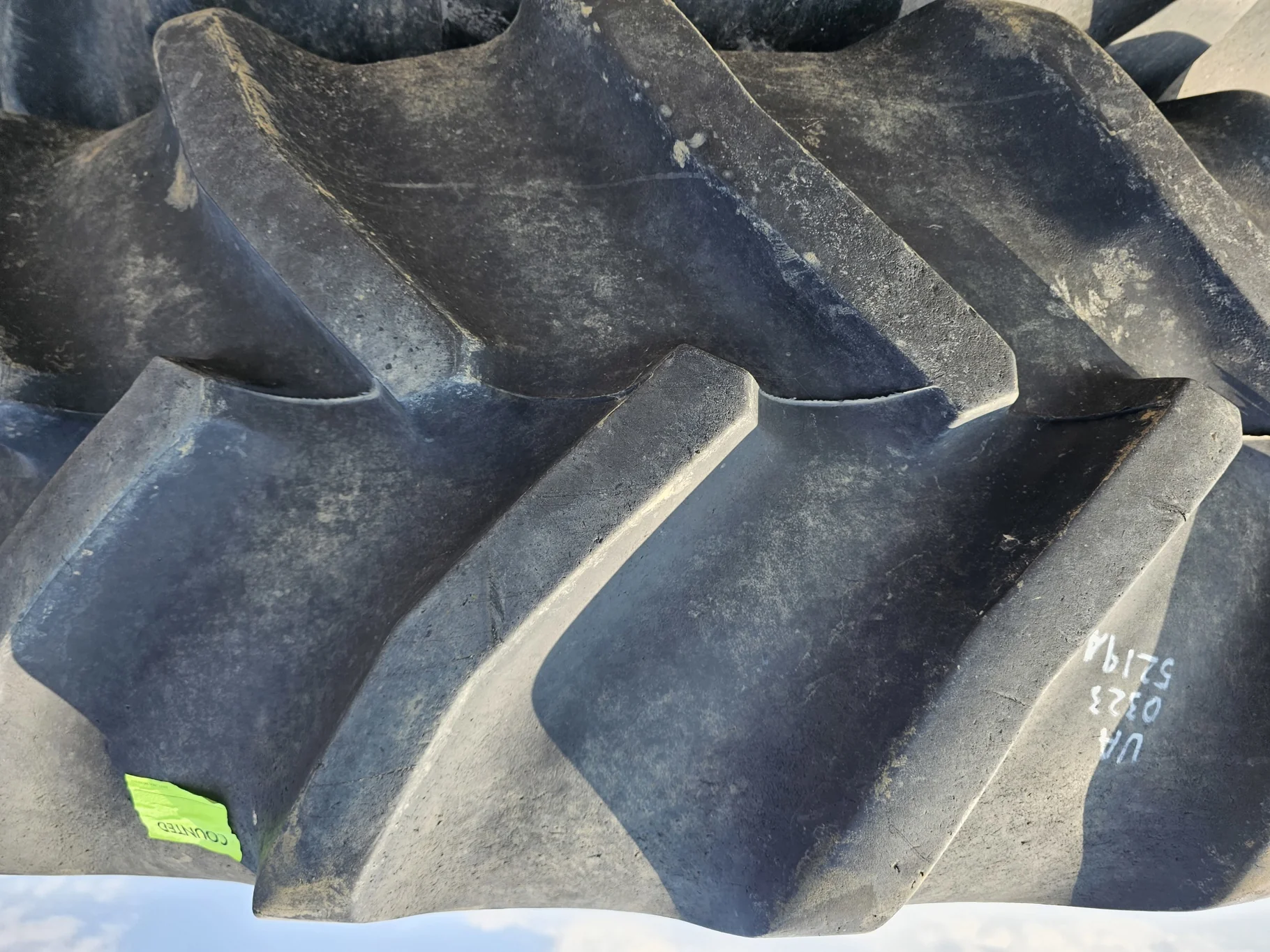 Used 96% 620/70R46 Goodyear Optitrac (167D) R-1W TL on a 20 x 46 JD 12 Bolt Sprayer Stub Disc (12-3 image 4