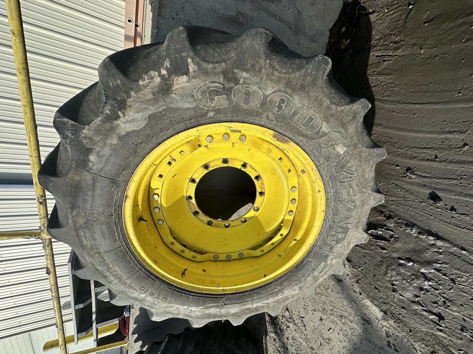 Used 480/70R34 155D Goodyear Optitrac TL R-1W 50-55% on 15 X 34 24-29.25-9.375 BS Waffle Center