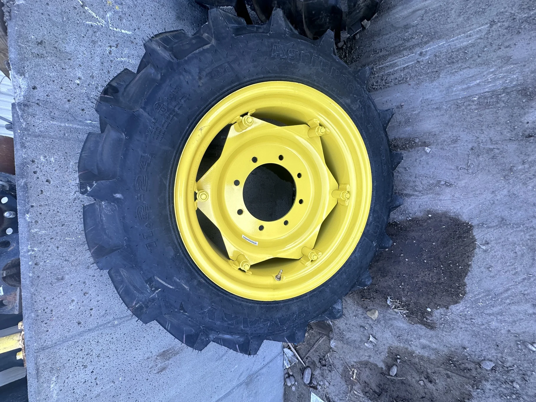 Take-Off 11.2-24/6 Galaxy Agritrac II TL R-1 on 10 X 24 8-10.826-8.72 Waffle JD Yellow Wheel image 2