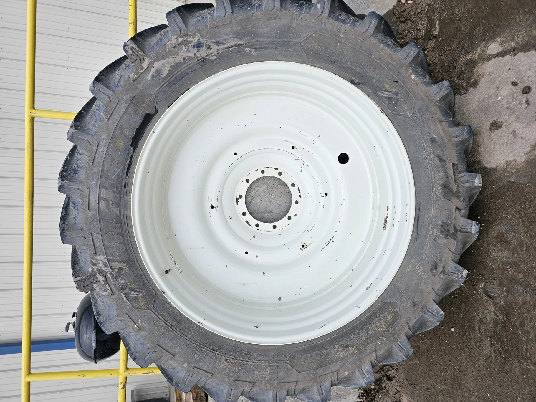 Used 480/80R50 159A8/159B Michelin Agribib II TL R-1W 85-90% on 15 X 50 10-6.75 Dual Formed Plate image 2